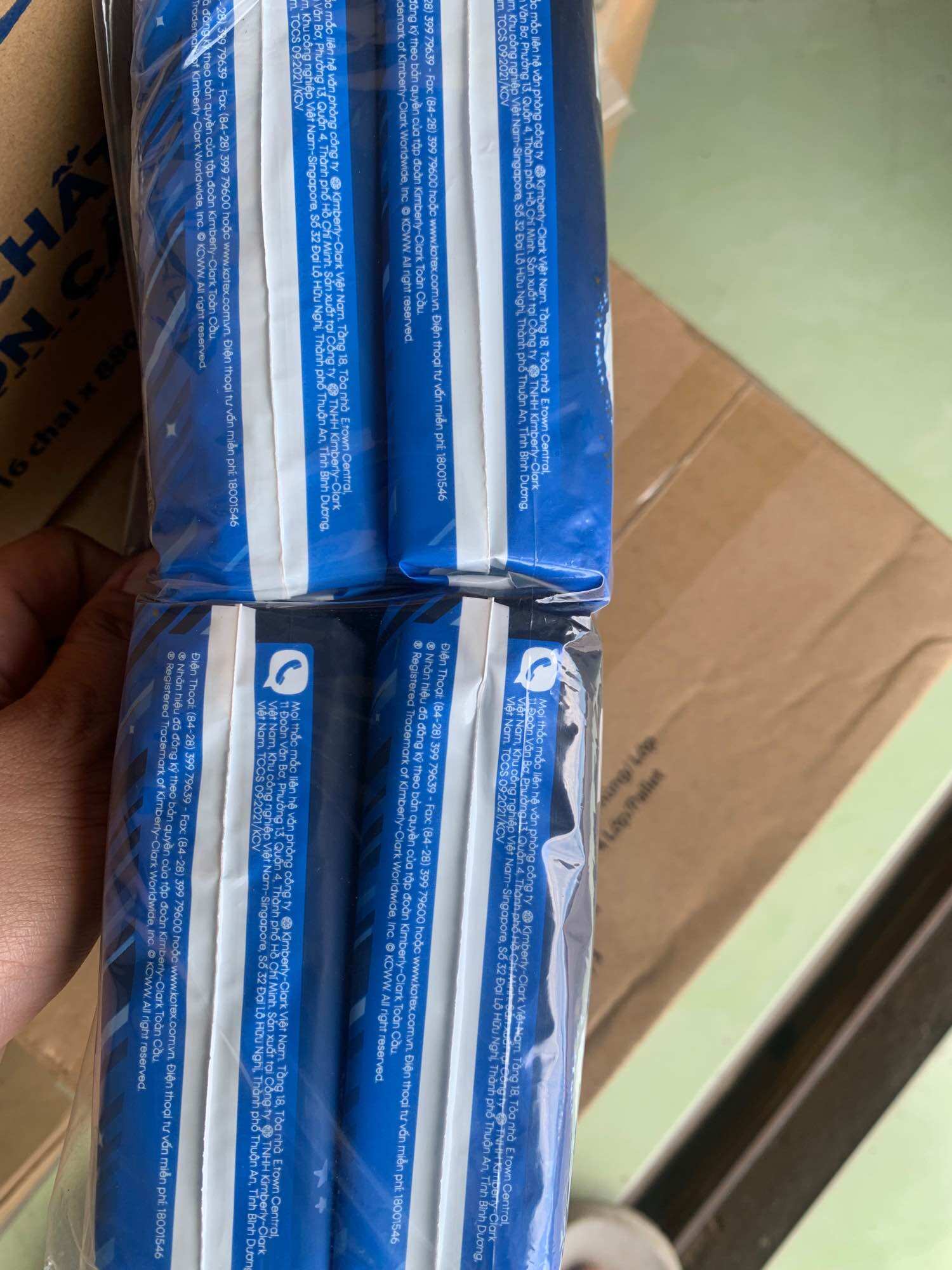 Băng vệ sinh Kotex siêu mỏng 28cm combo 8 gói x 4 miếng