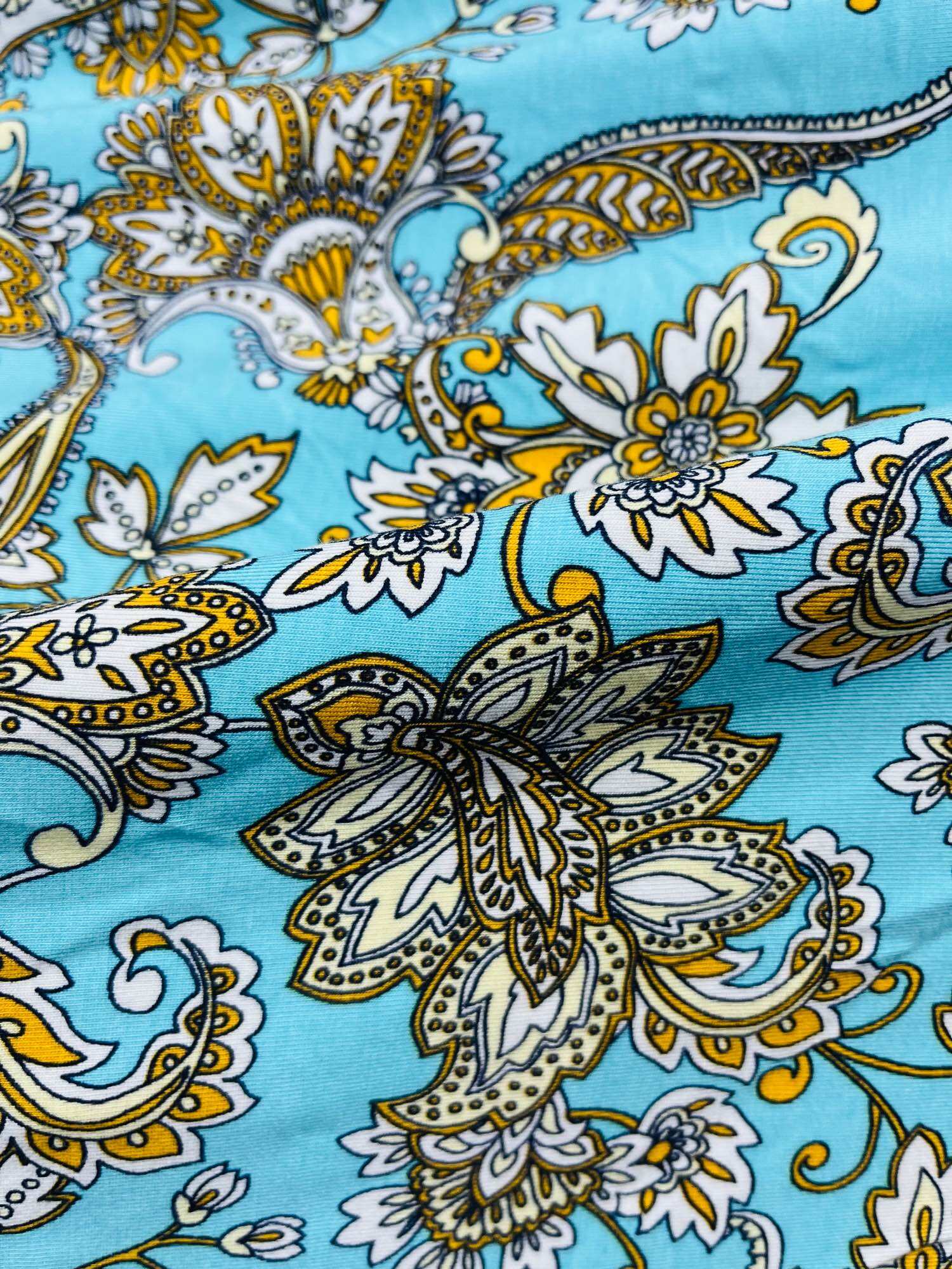 Vải thun 100% cotton. nay về chất vải bao đẹp . chất dày mịn mát . khổ vải 1,6m
