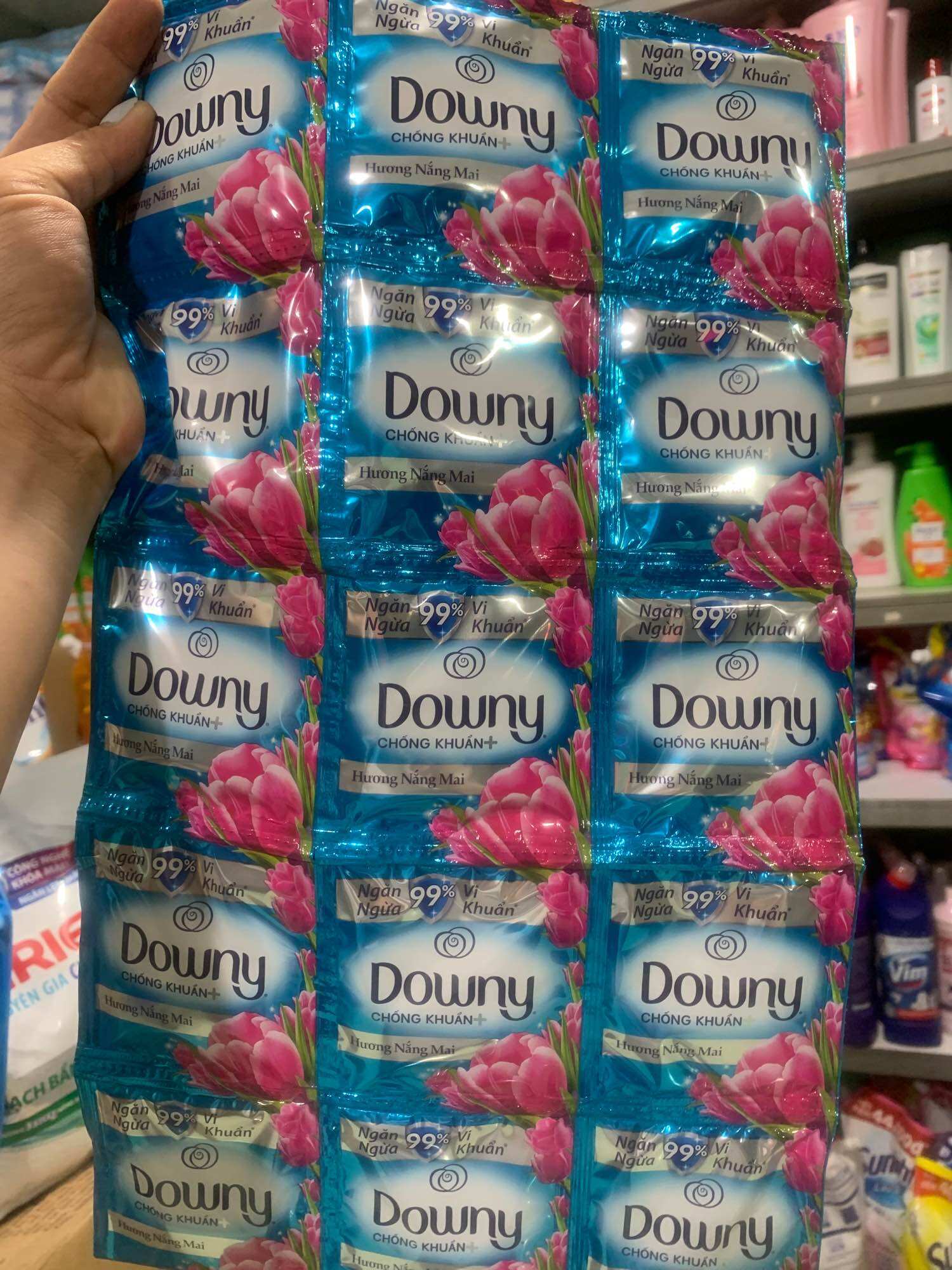 Combo 3 dây nước xả vải Downy hương nắng mai