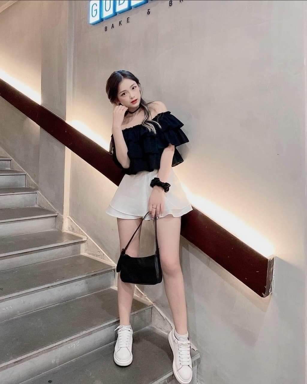 Áo trễ vai bánh bèo 3 tầng