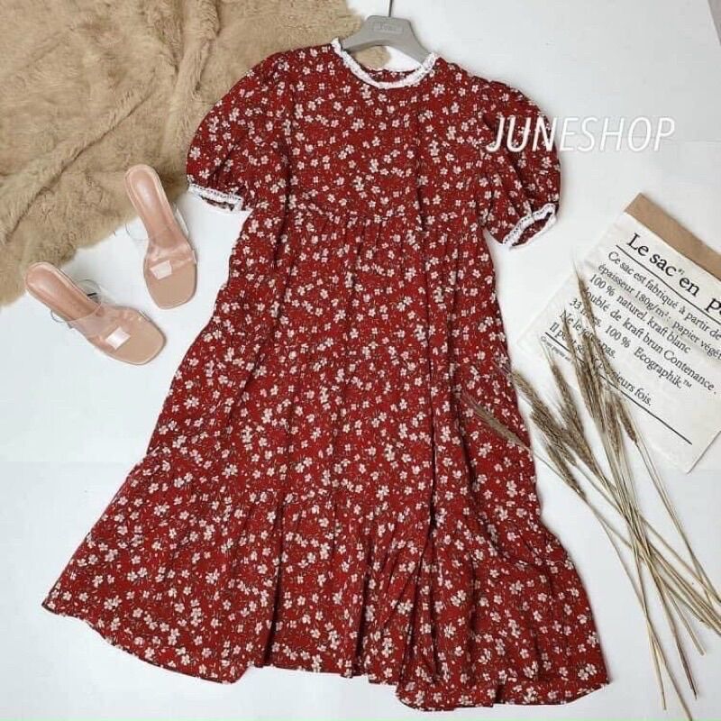 Đầm bầu hoa đỏ diện tết dễ thương