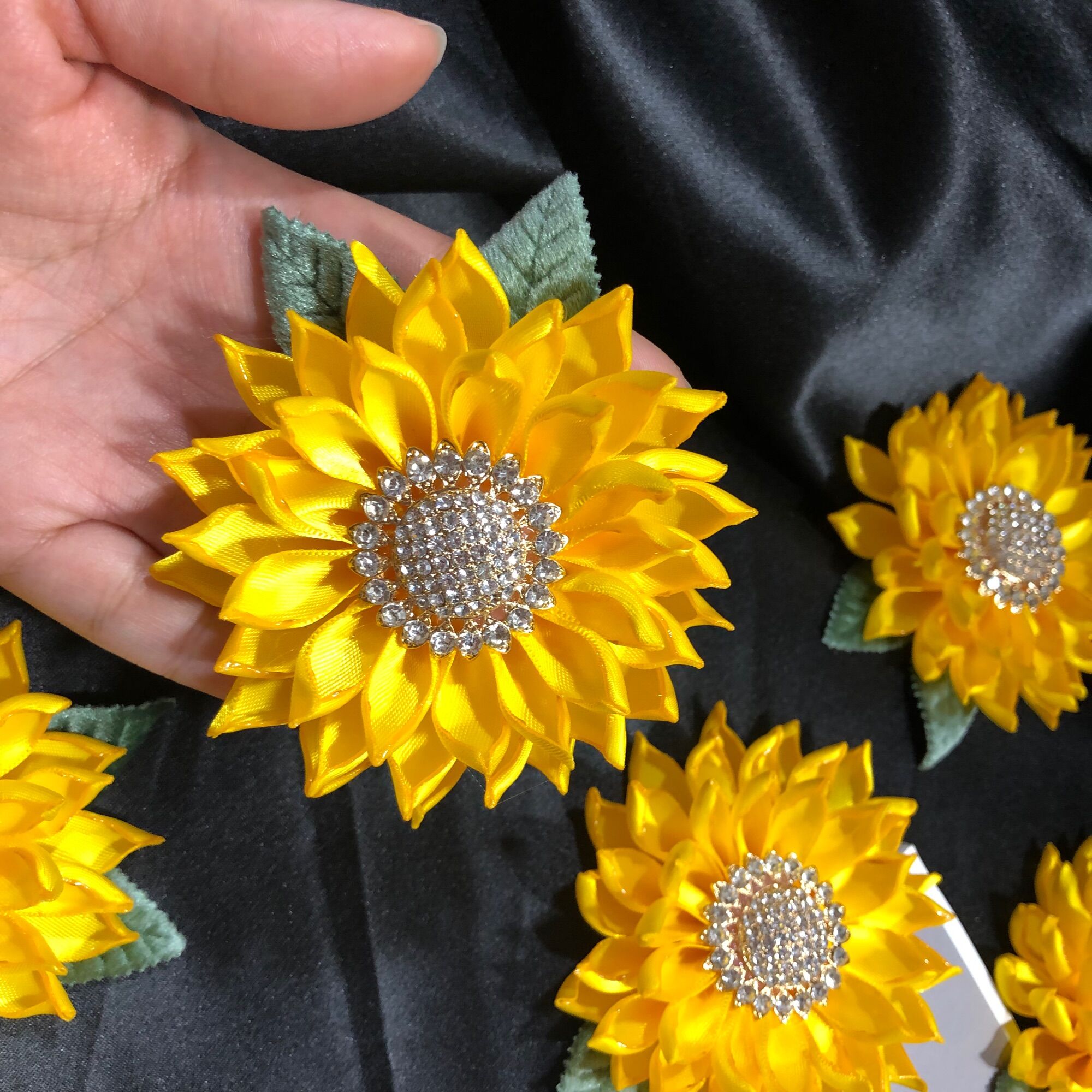 Hoa cài áo handmade