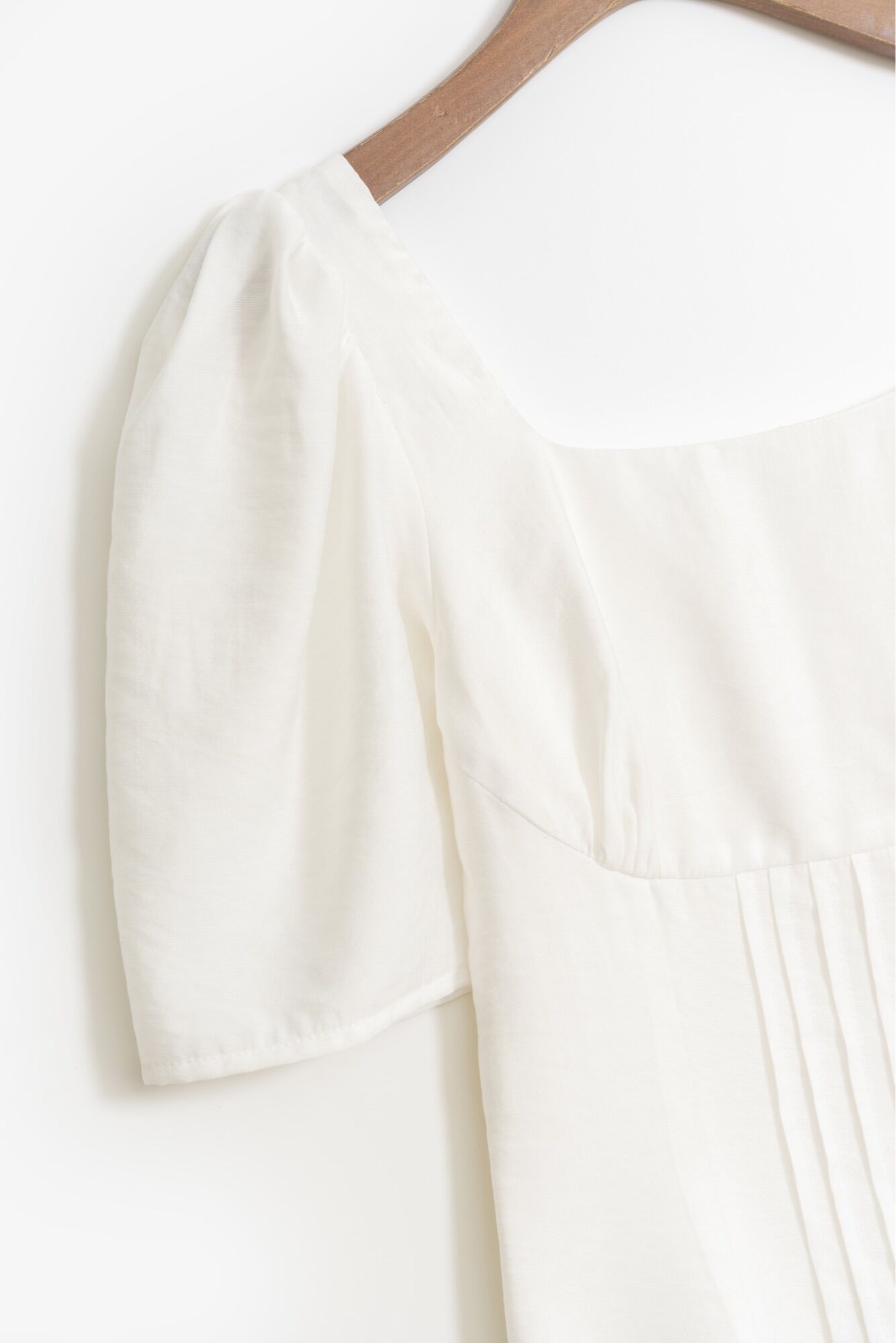 Váy Cổ Vuông Linen Trắng [Madelen]