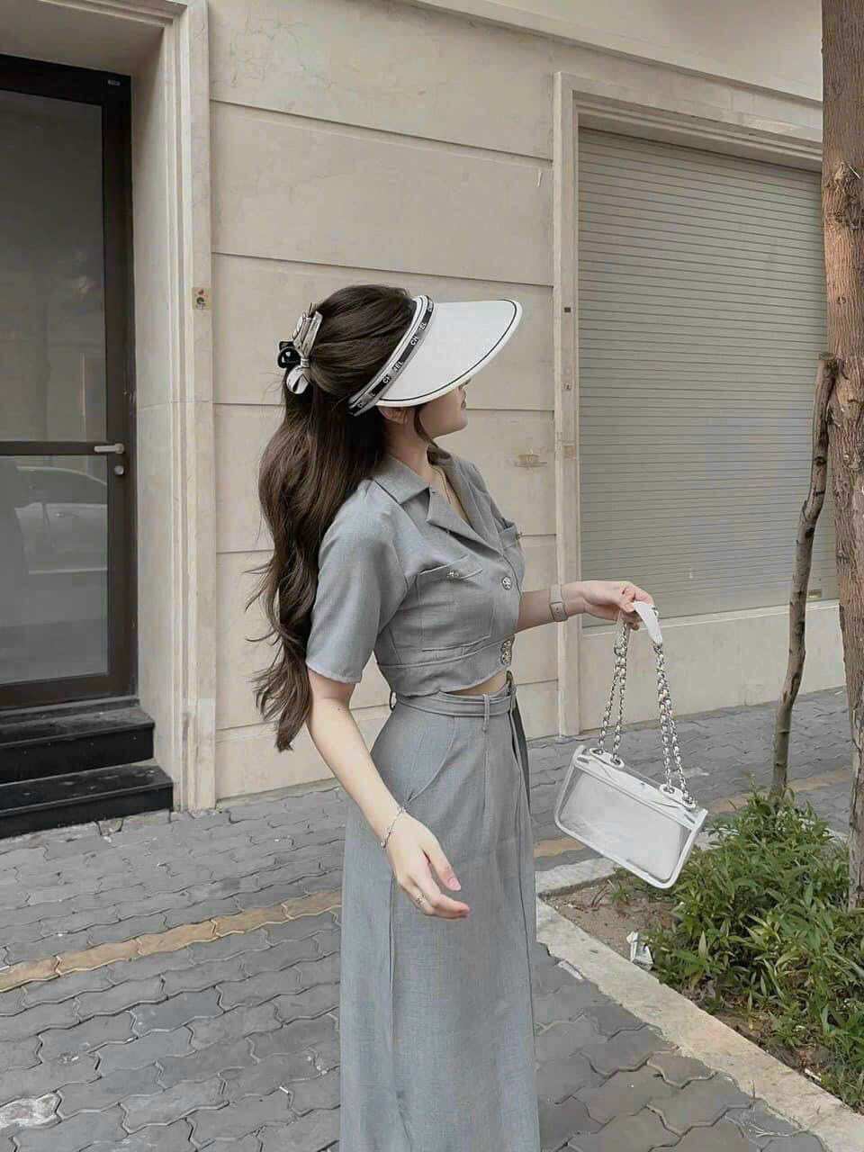 Set áo cổ vest kiểu croptop kèm chân váy