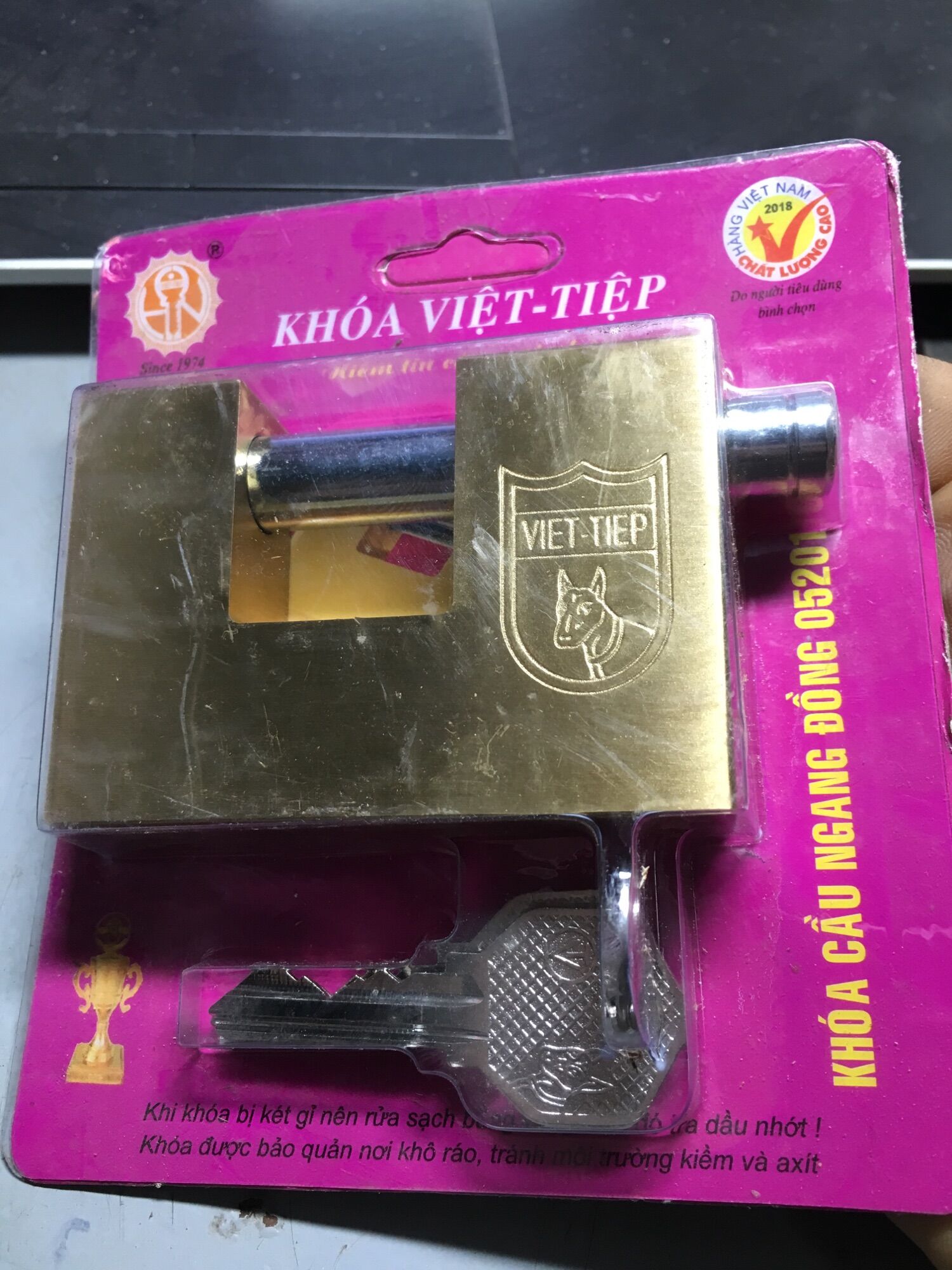 Khoá cầu ngang việt tiệp đồng 05201-3 chìa