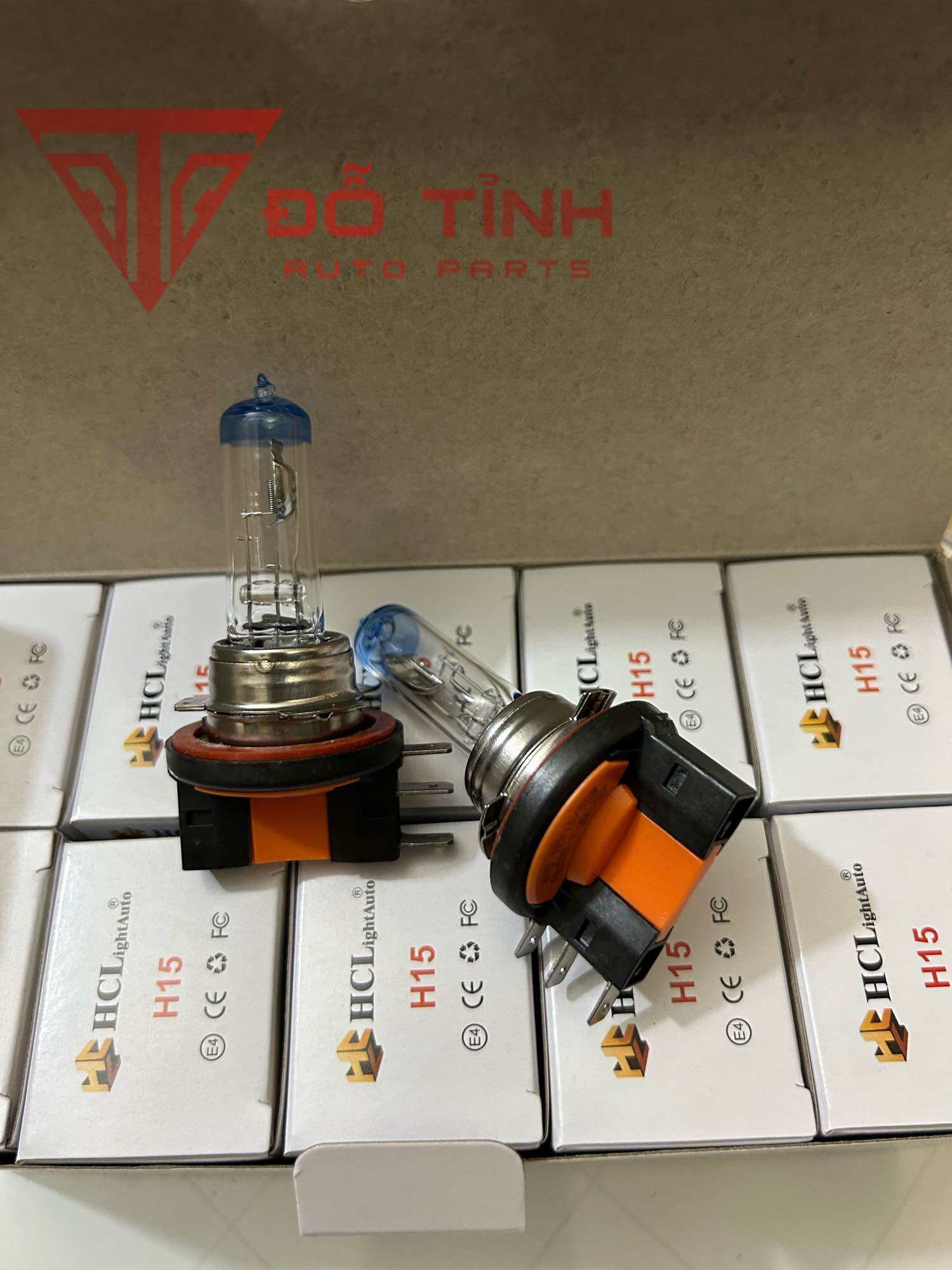 Bóng pha H15 55w đầu xanh. Bóng pha ô tô H15 HCL