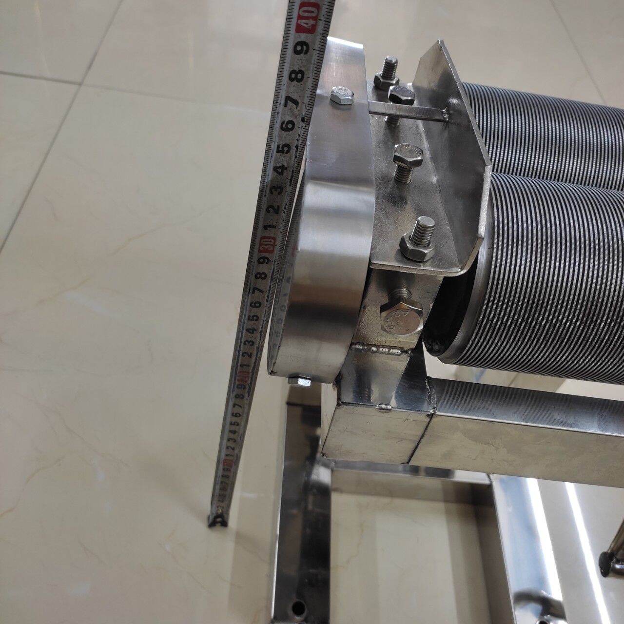 MÁY THÁI BÌ HEO BÌ LỢN INOX QUAY TAY