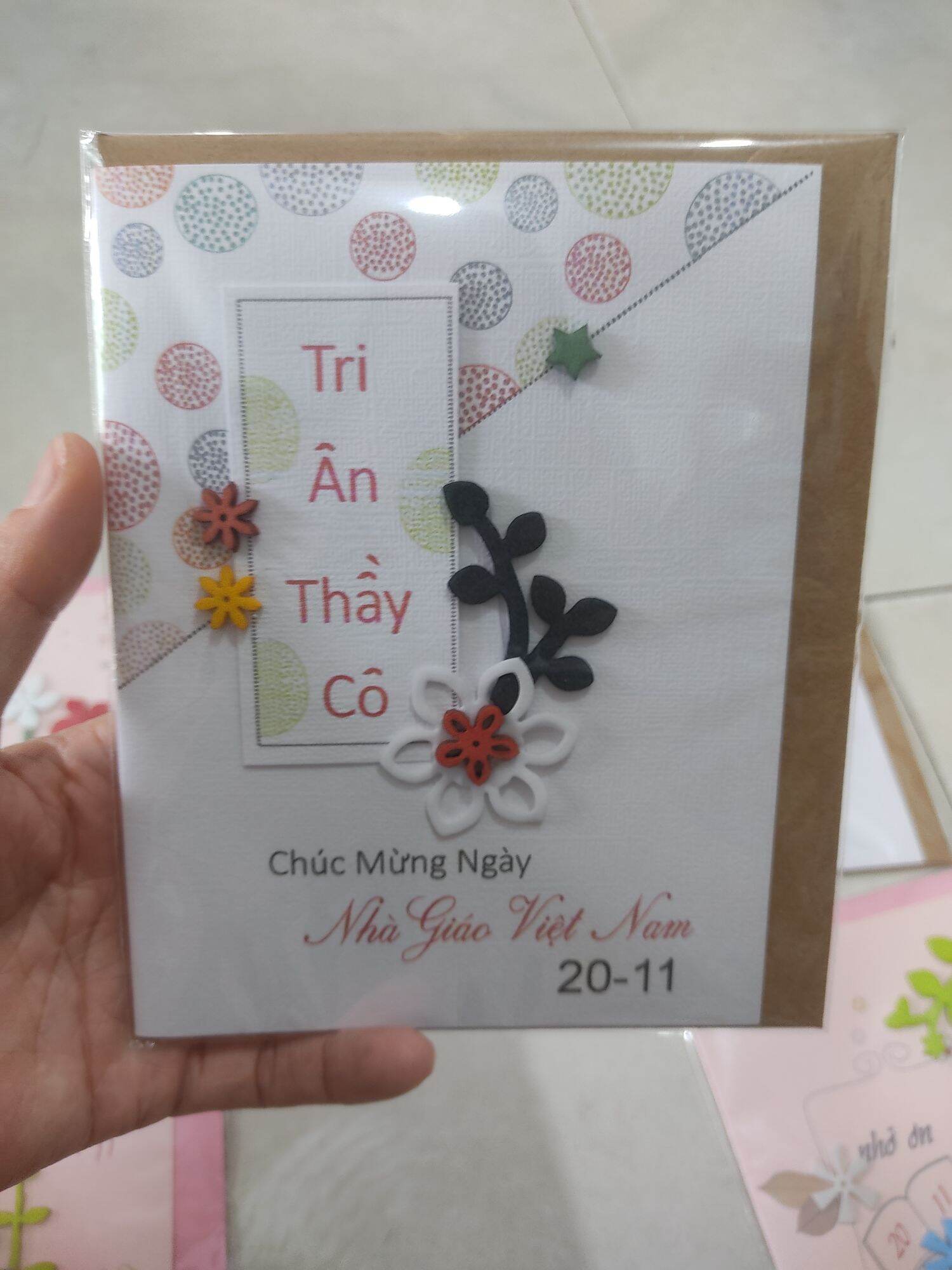 2 cái thiệp chúc mừng 20.11 loại lớn
