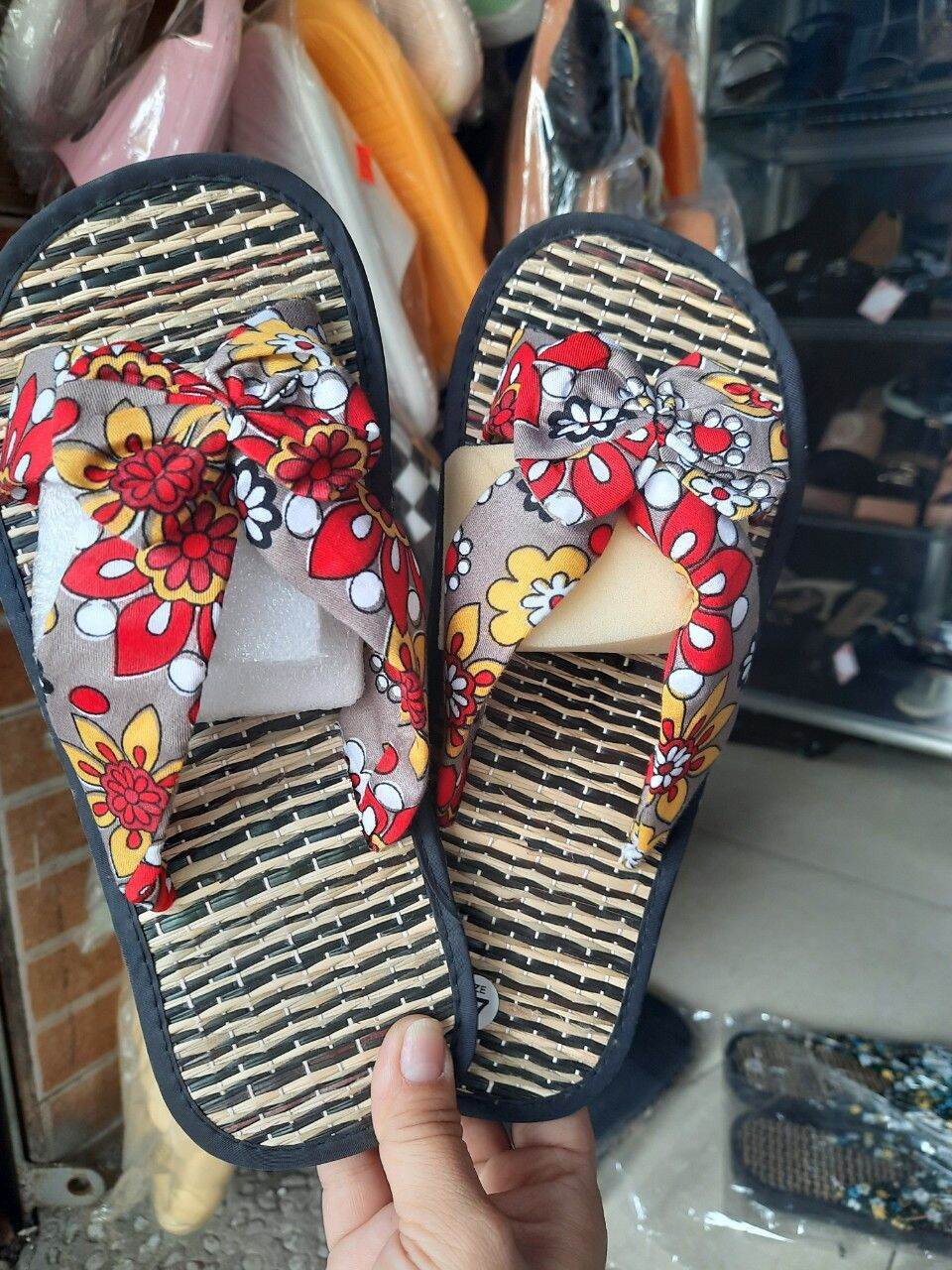 DÉP KẸP CHIẾU QUAI CHÉO NƠ