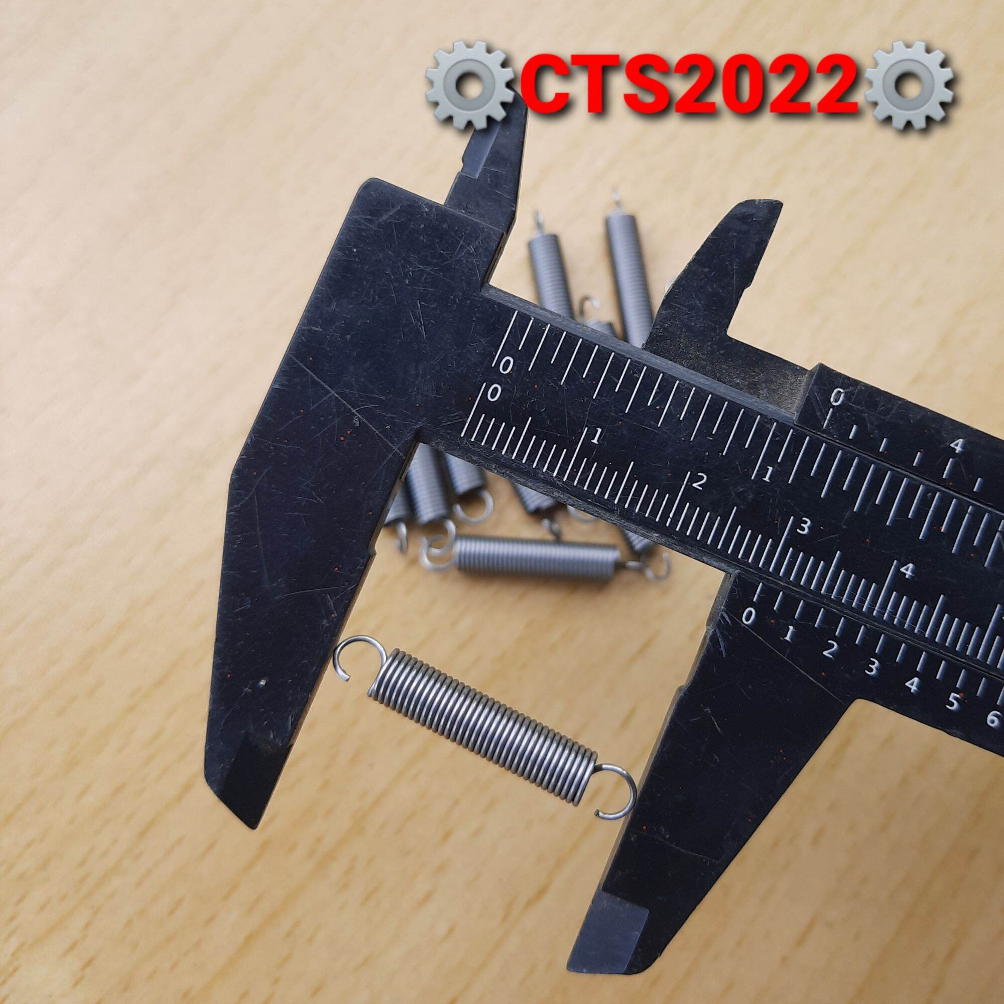 Lò xo kéo thép phi 5mm sợi 0.6mm