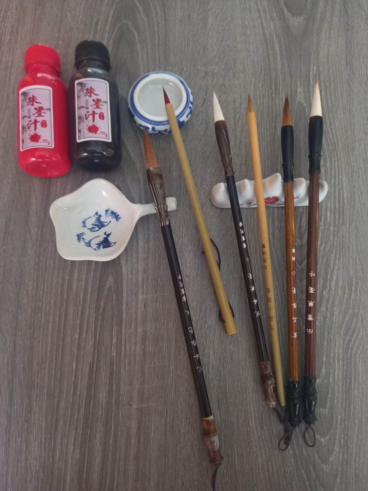 Bộ combo đầy đủ dụng cụ viết thư pháp.