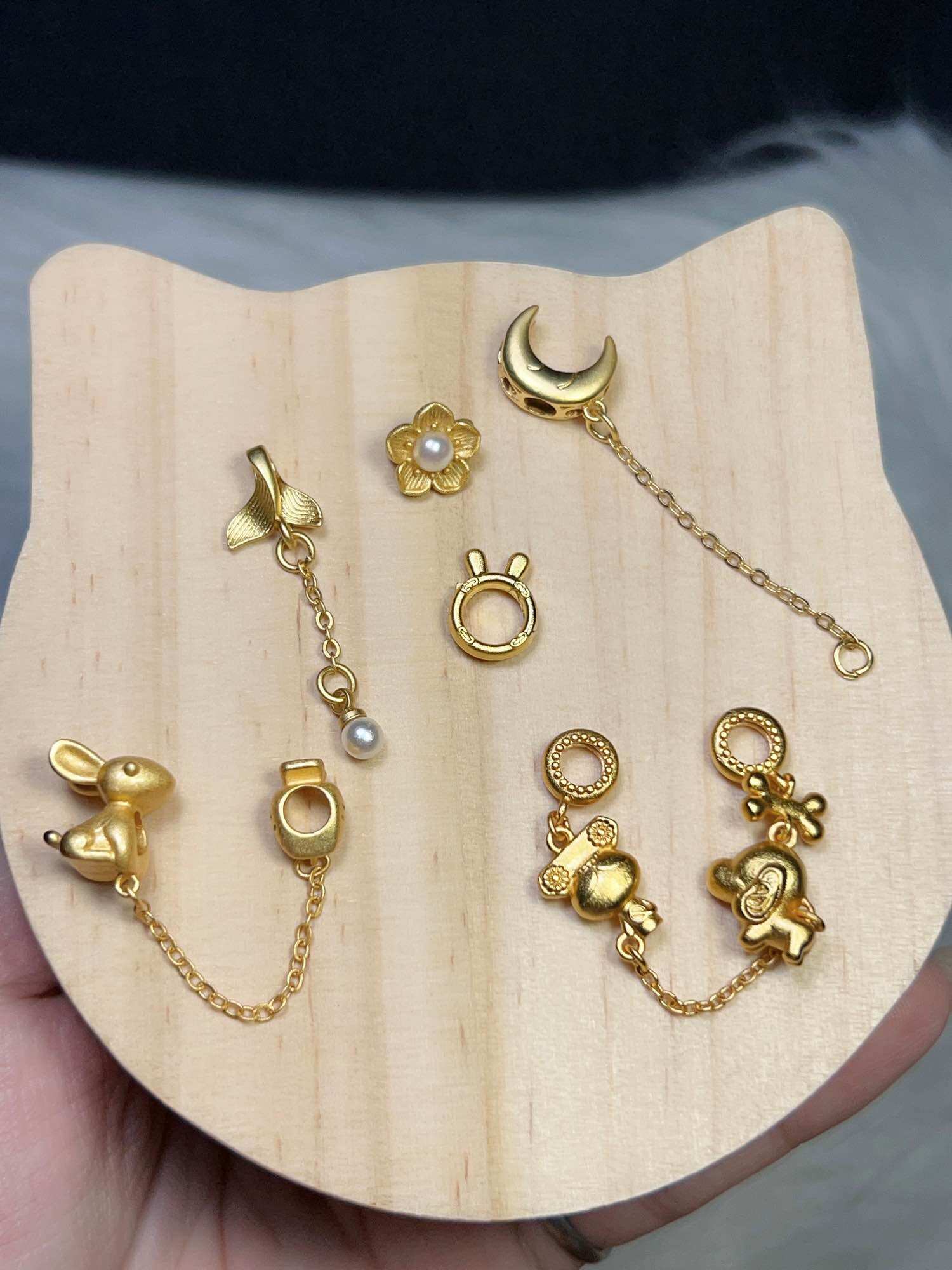 Charm bạc mạ vàng phối vòng phong thuỷ