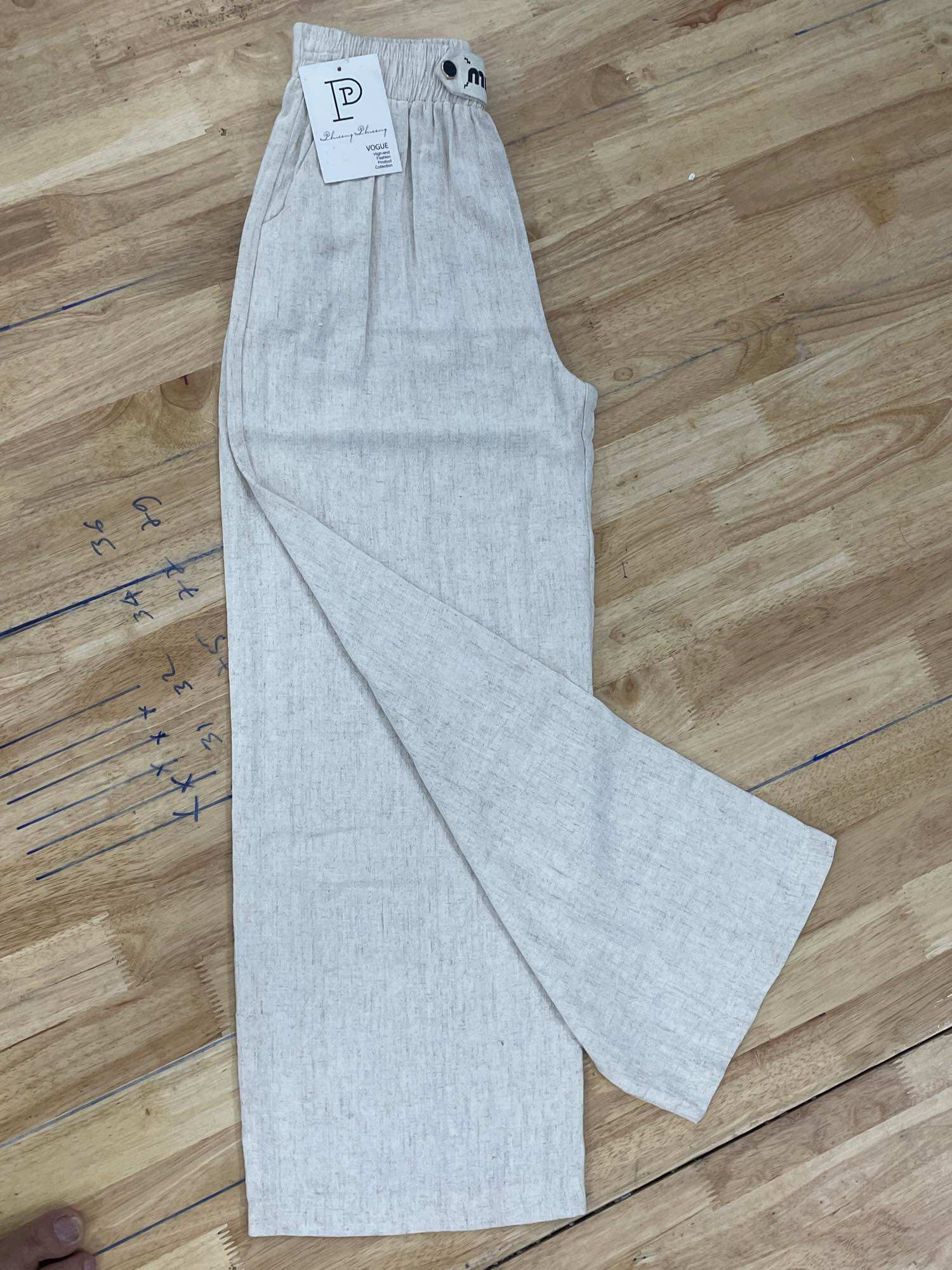 Quần linen ống rộng, chất liệu vải linen mềm mại thoáng mát sang trọng