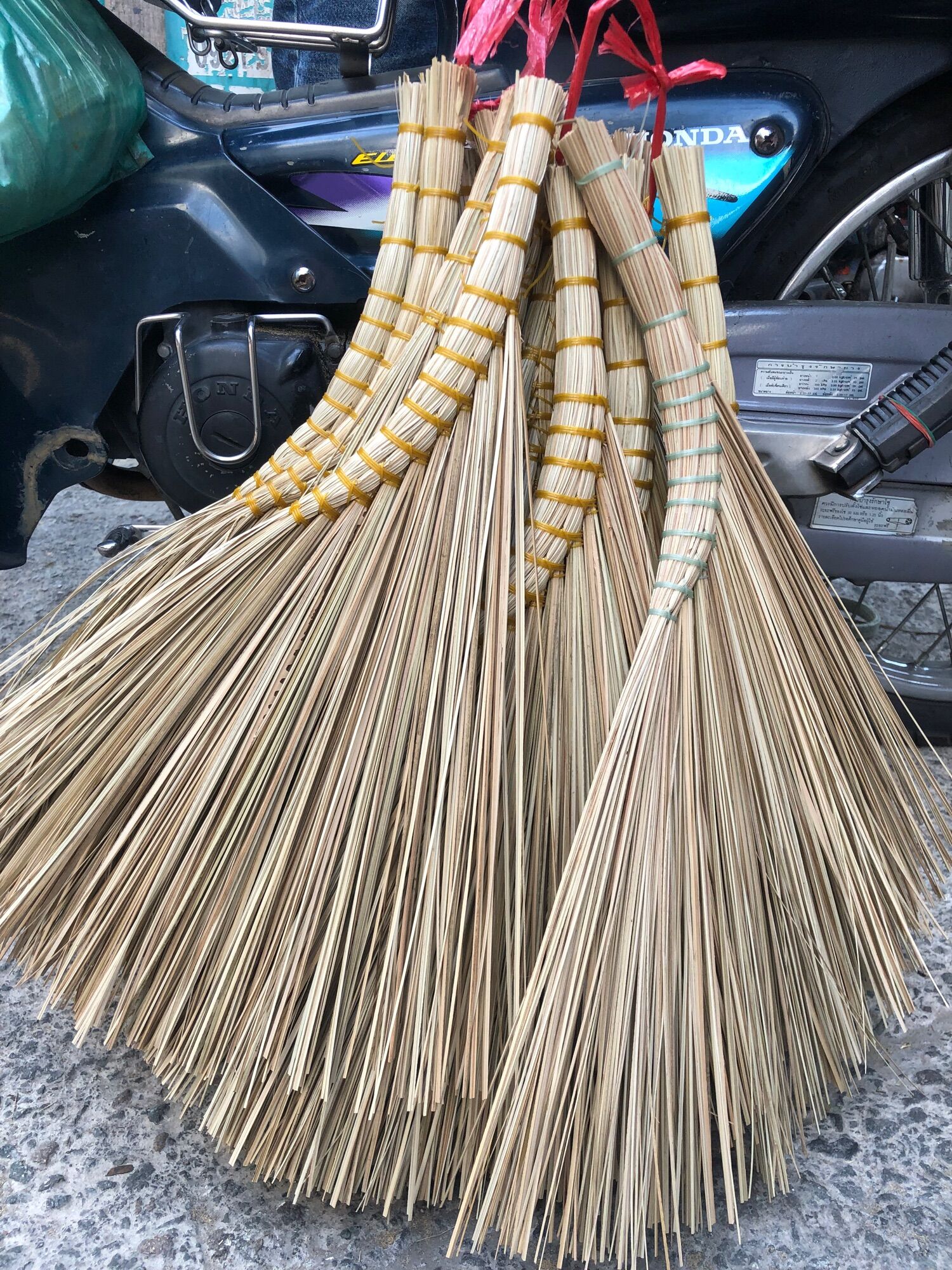 CHỔI CHÀ MINI QUÉT SÂN