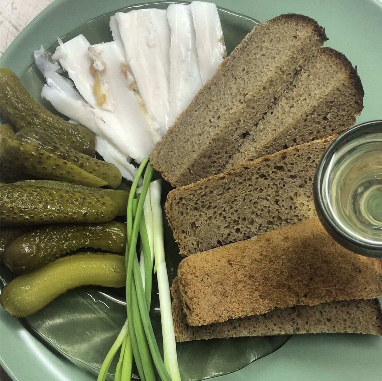 Bánh mì đen truyền thống của Nga( khoảng 325g và 650g)
