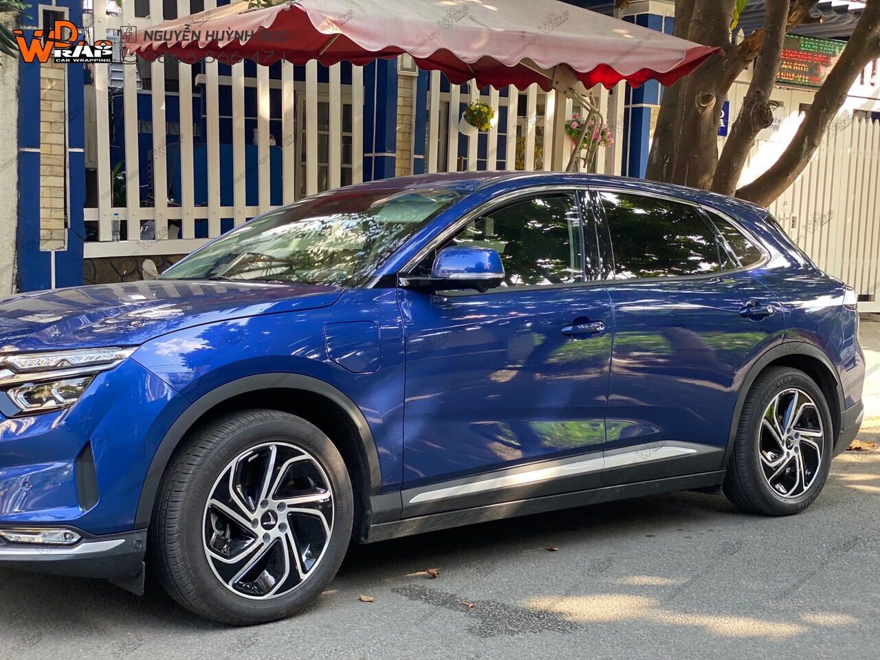 Decal dán mâm Vinfast VF8 ( bộ 5 bánh)