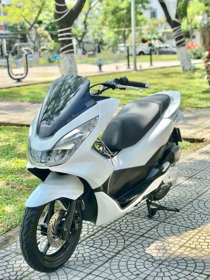 A Má bửng ốp chóa đèn pha trước PCX 125 2015 2016 ( Có bán lẻ từng bên )