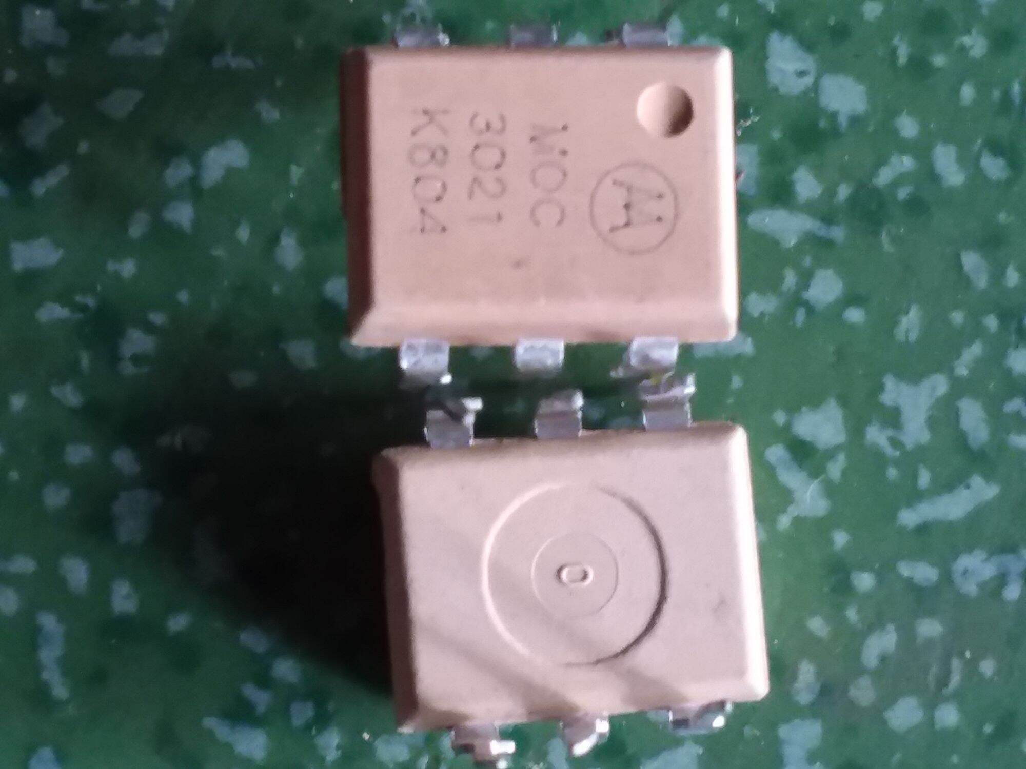 1 linh kiện ic moc3021