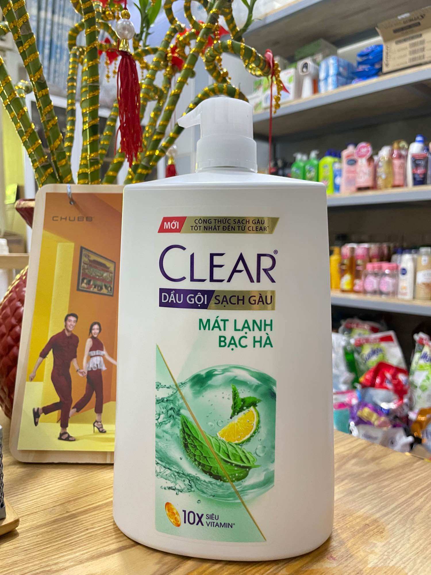Dầu gội Clear sạch gàu mát lạnh Bạc hà 1400ml