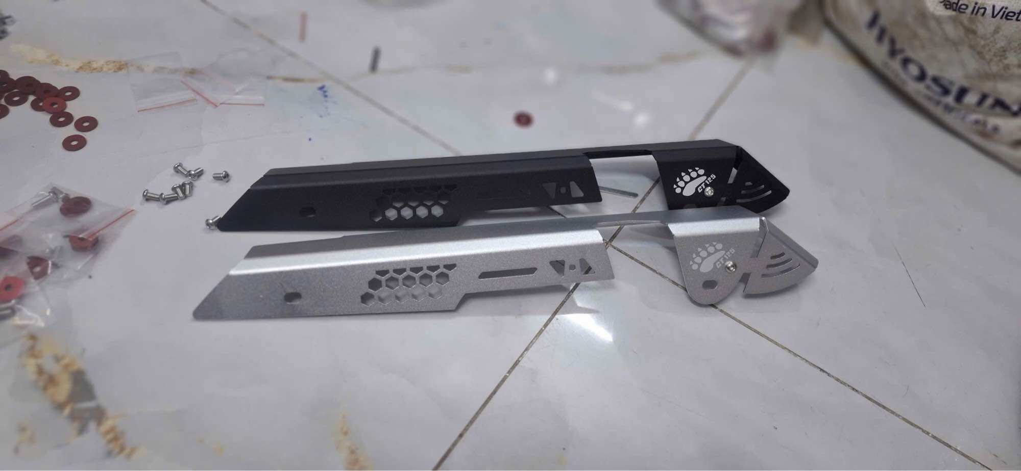 Catte hay Chắn xích nhôm xe CT 125 Honda kiểu và có phụ kiện kèm theo