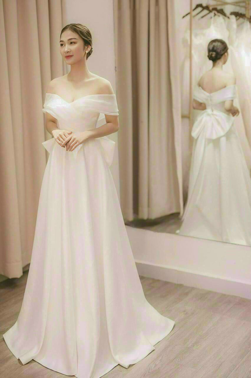 Đầm xòe bẹt vai thắt nơ lưng dài thướt tha