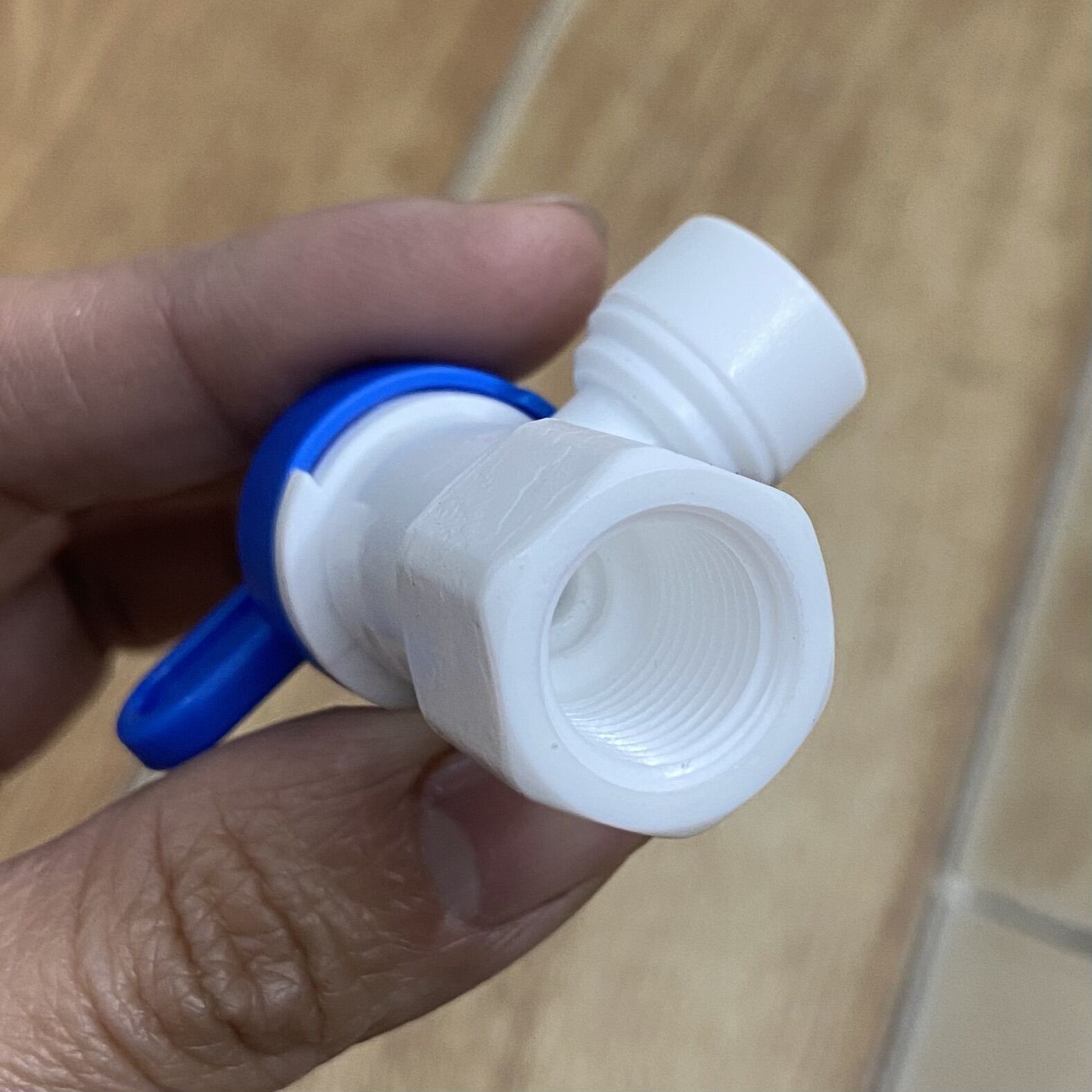 Van khoá bình áp máy lọc nước - van bình áp