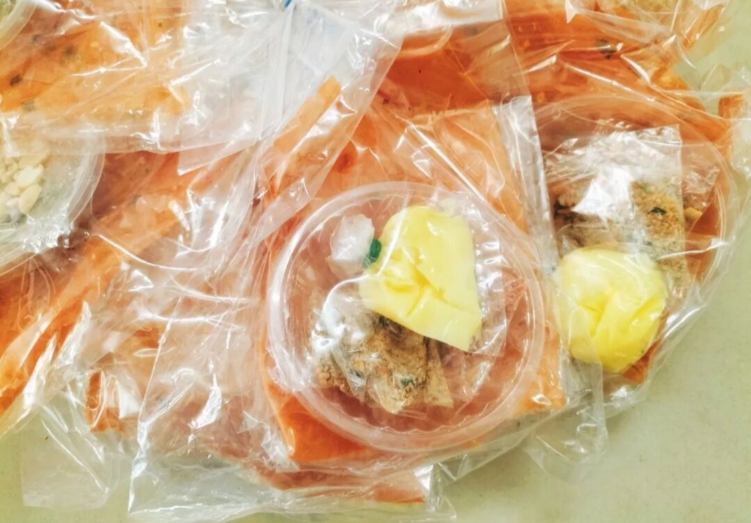 Bánh tráng dẻo tôm bơ,  hành phi thơm ngon