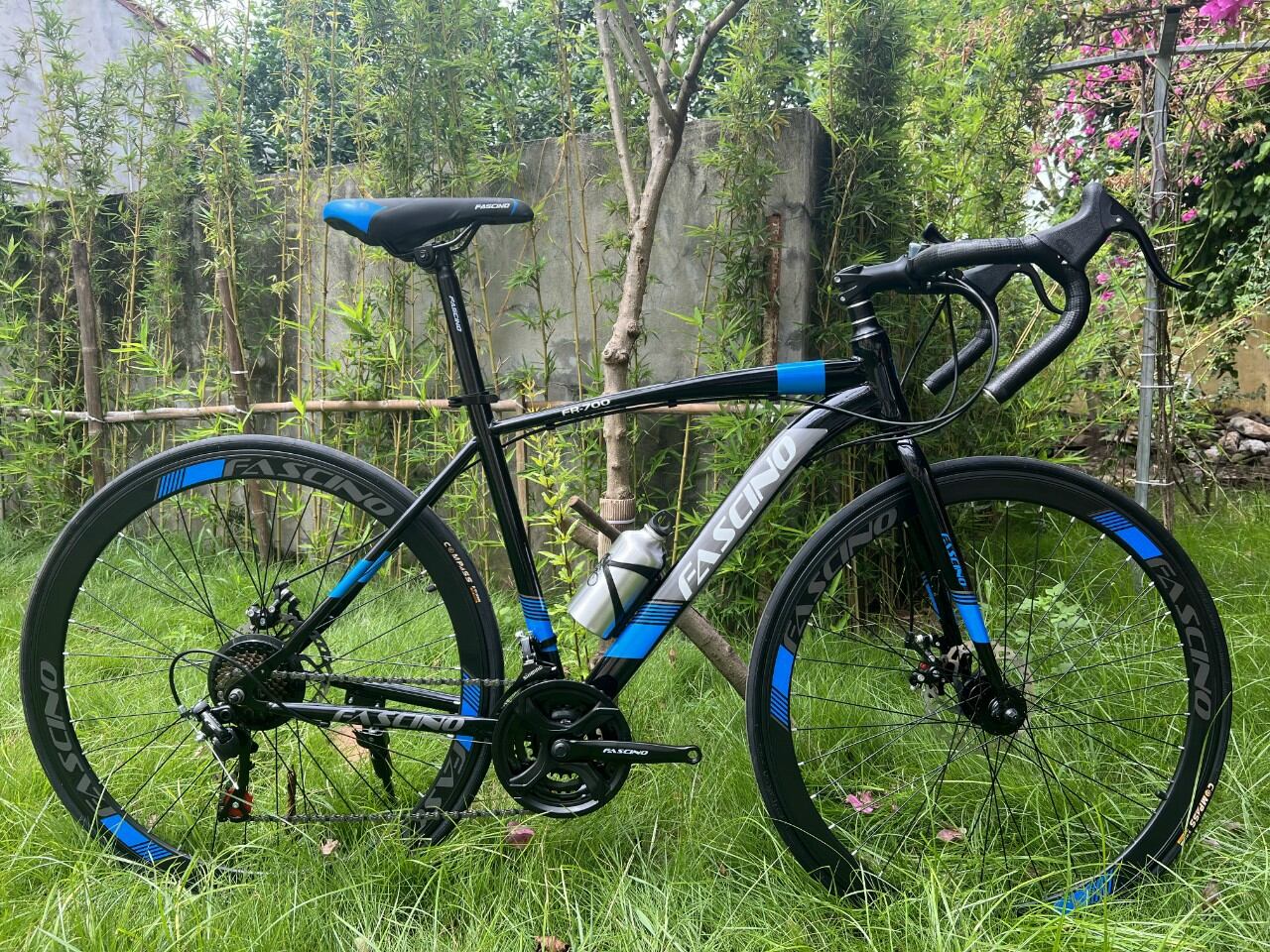 xe đạp đua fansino FR 700