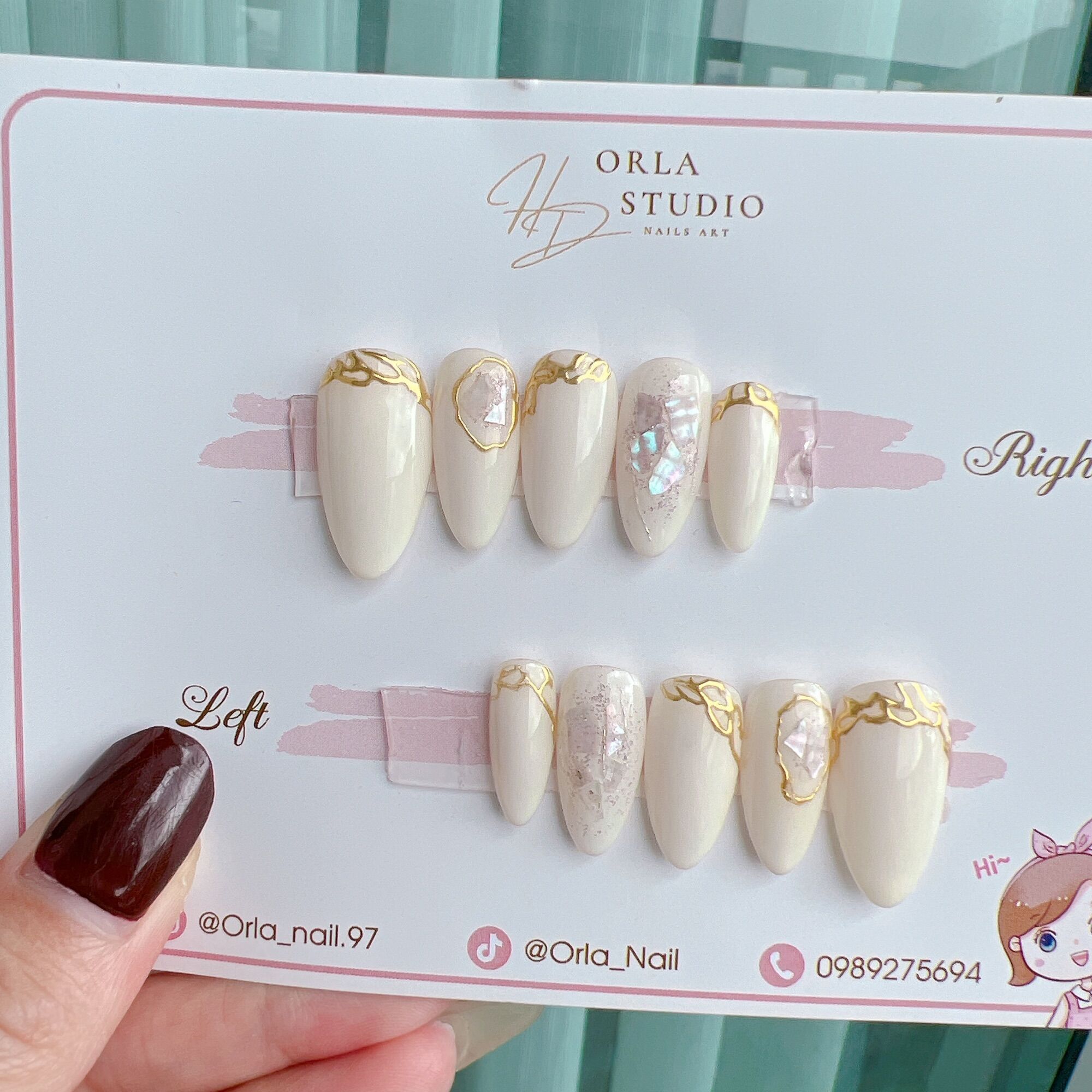 Nailbox màu trắng kem tráng gương viền nổi D804
