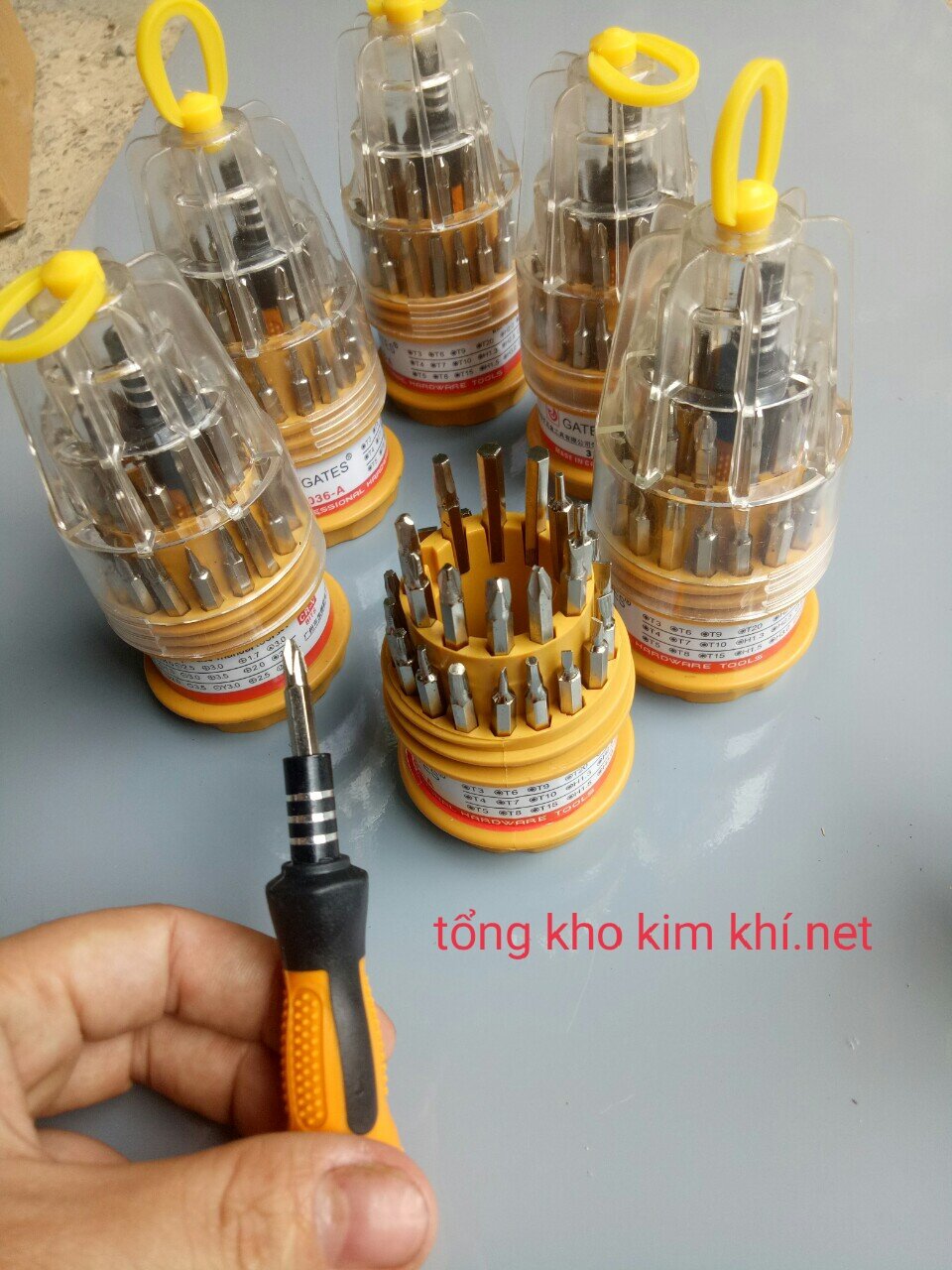 Bộ tu vít đa năng, gồm 31 đầu vít.