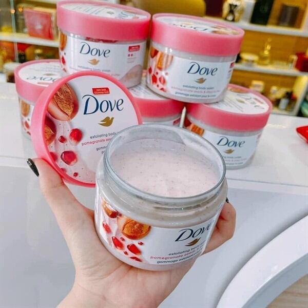Kem tắm tẩy da chết dove.