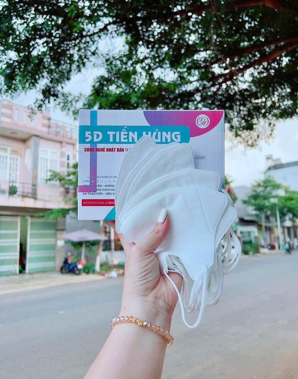 THÙNG 100 CHIẾC KHẨU TRANG TIẾN HÙNG TÚI TRƠN