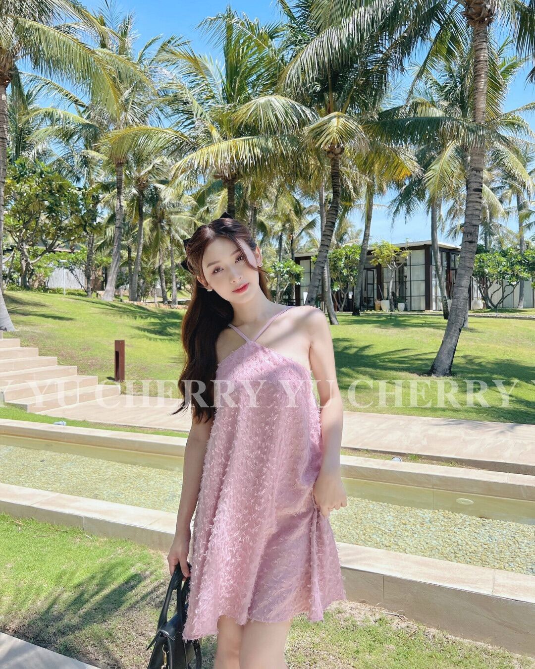 YU CHERRY | Đầm dây yếm vải voan đính lông vũ bên trong có lót Hailey Dress YD150