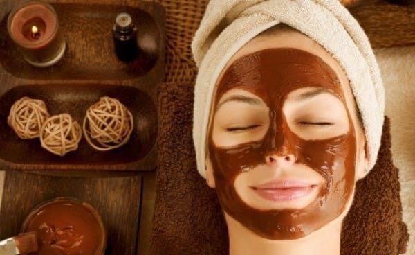 Mặt Nạ Tỏi Đen Phấn Hoa Sữa Ong Chúa