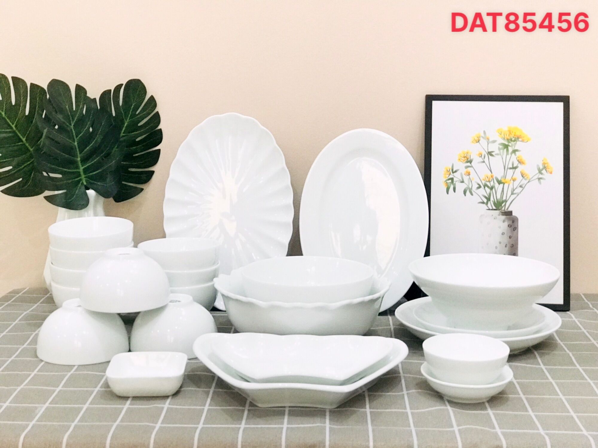 Bộ bát đĩa men trắng ngọc. Gốm sứ Bát Tràng.