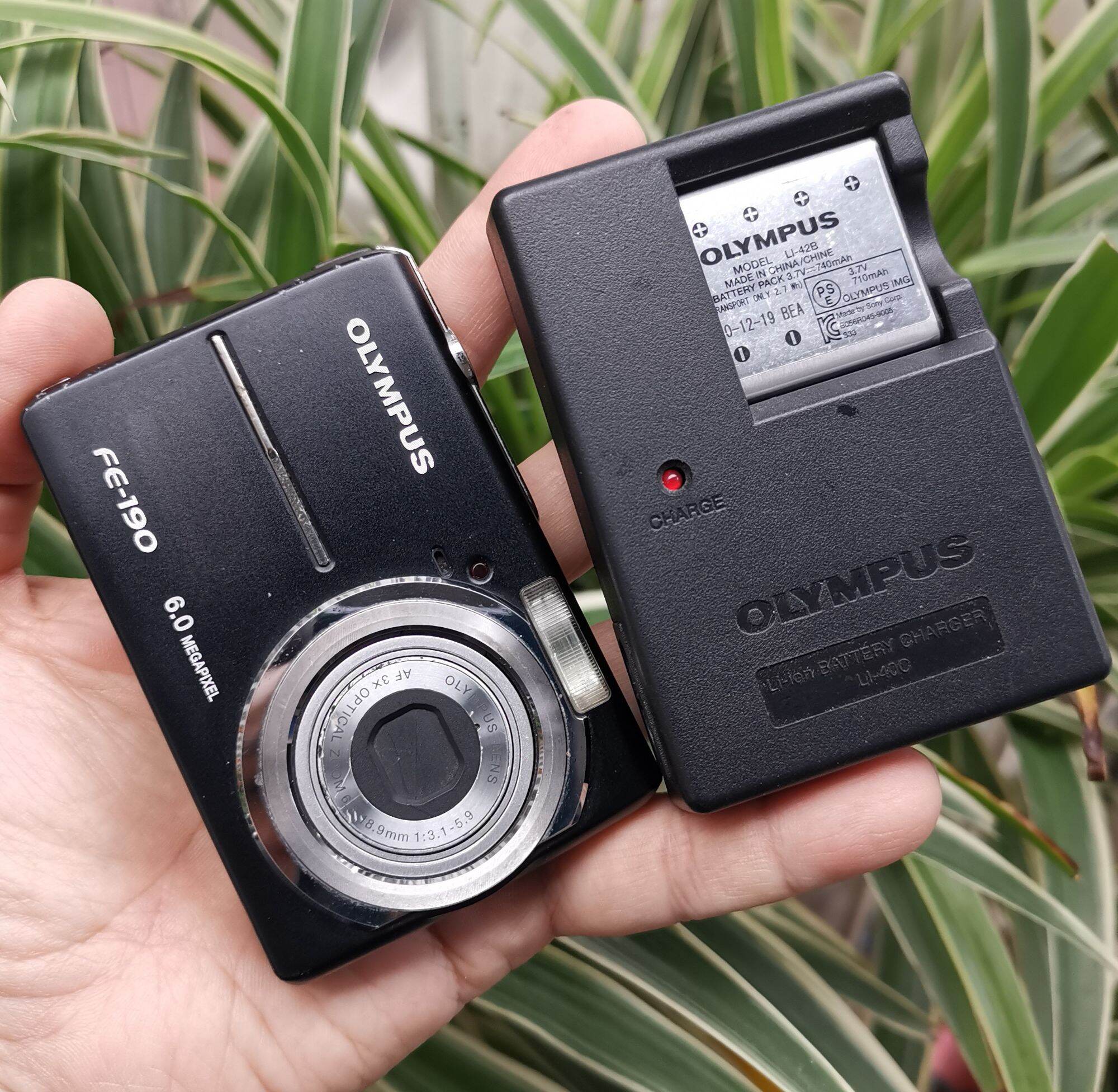 The Used Olympus Fe-190 Digital Camera Takes Beautiful Photos, Fully Functional, and Has a Beautiful Bright Flash.