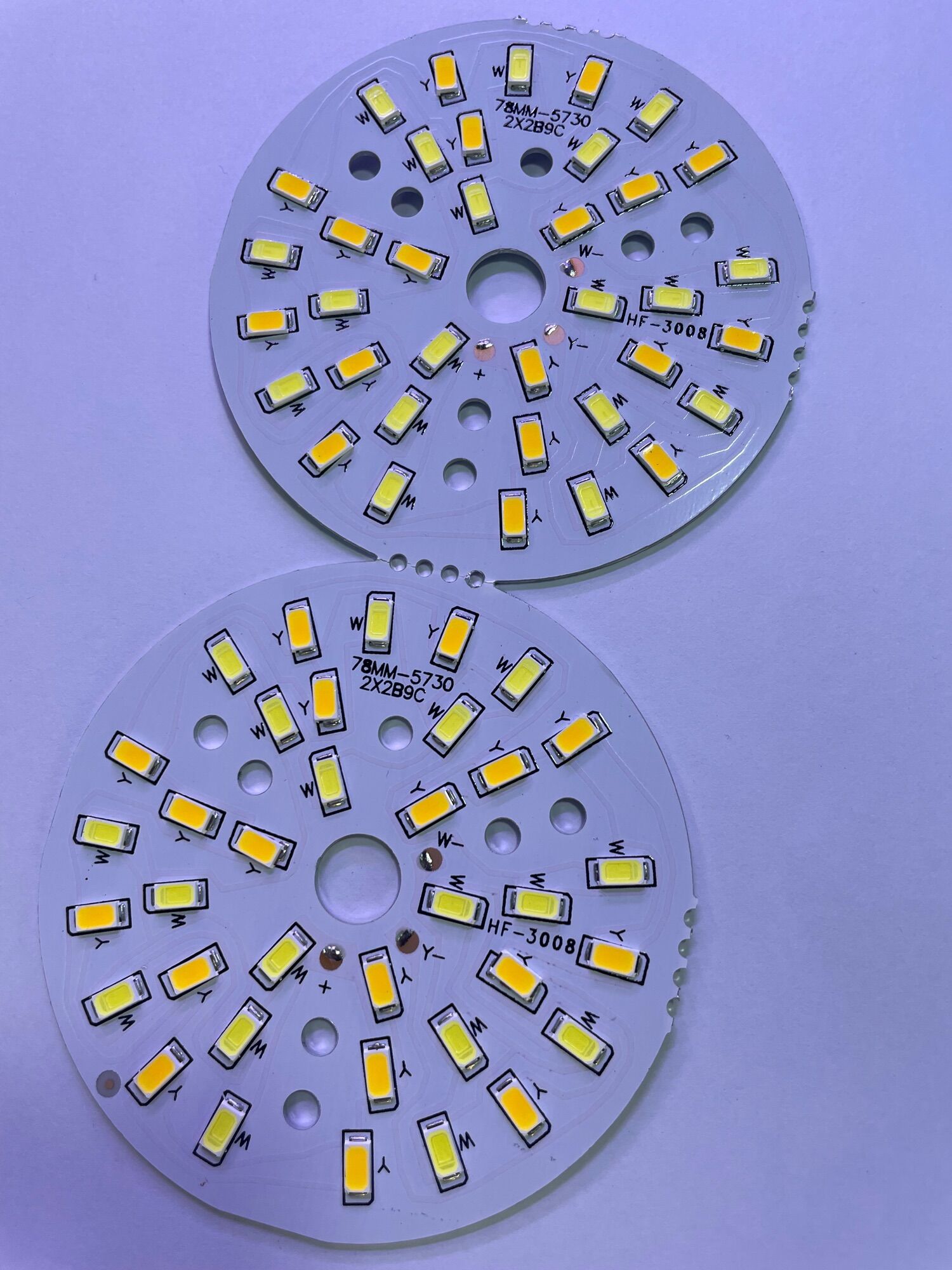 Led miếng 3 màu 9W dùng qua chấn lưu