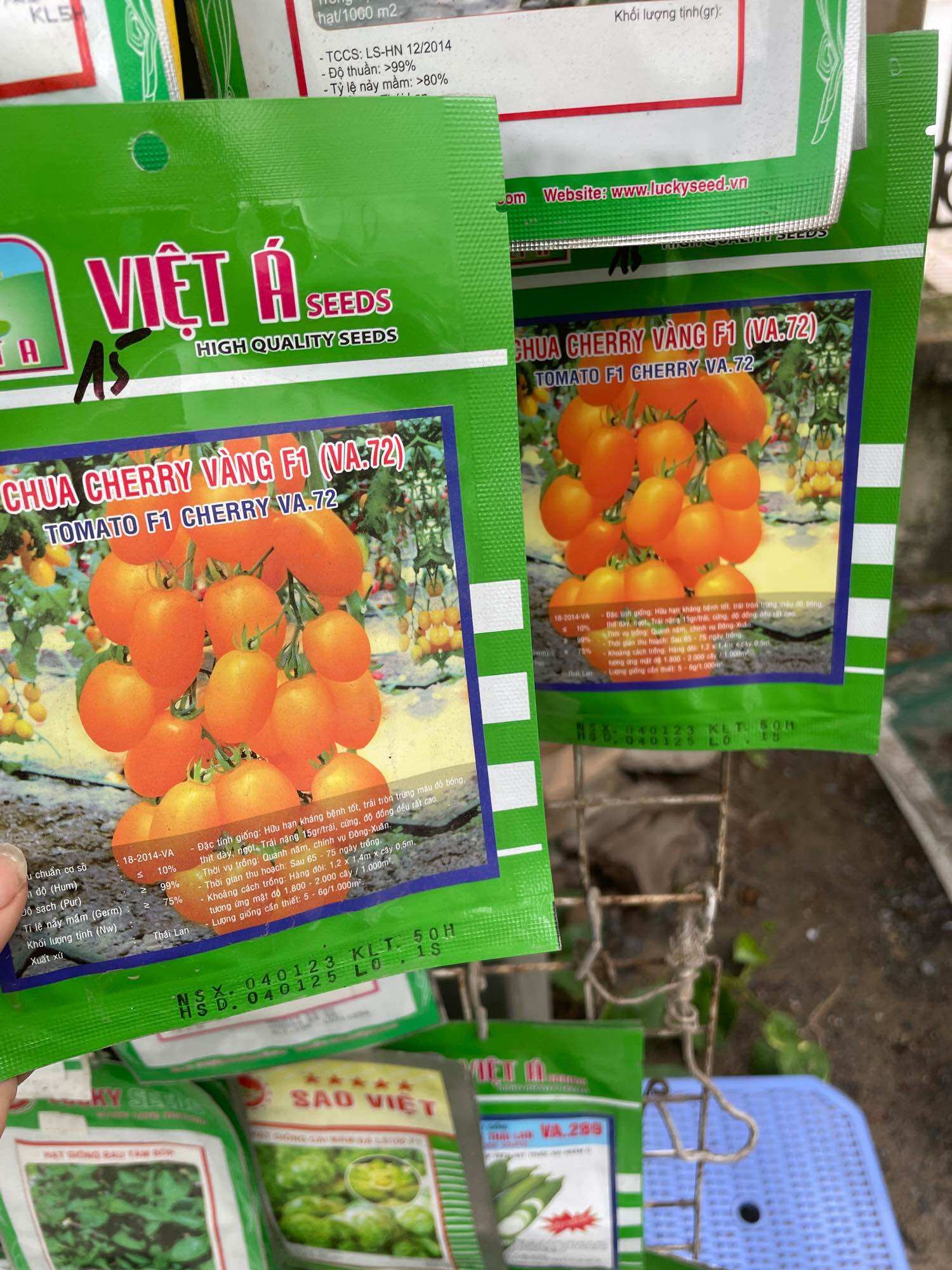 Hạt giống cà chua cherry vàng f1 (gói 50 hạt)