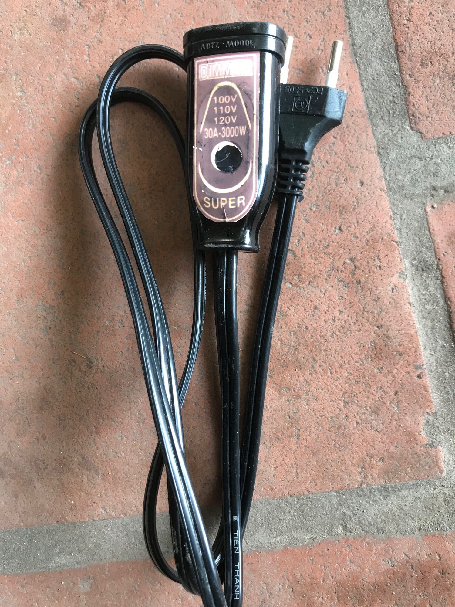 BỘ ĐỔI ĐIỆN  220V SANG 110V   3000W