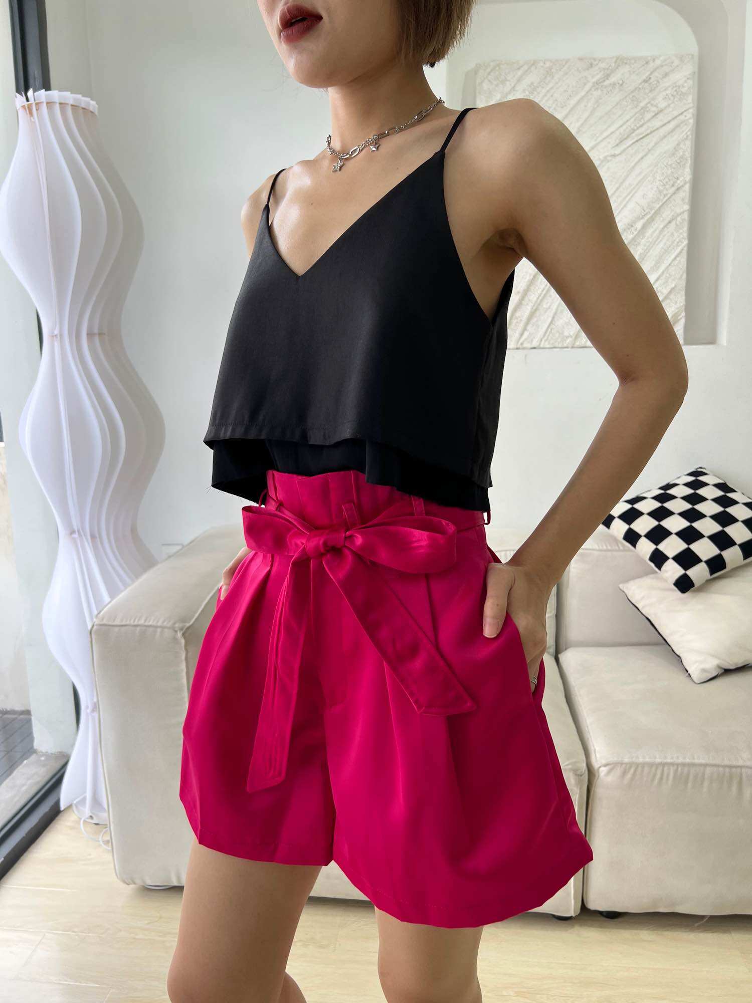 CERA - Quần shorts phối dây cột màu trắng
