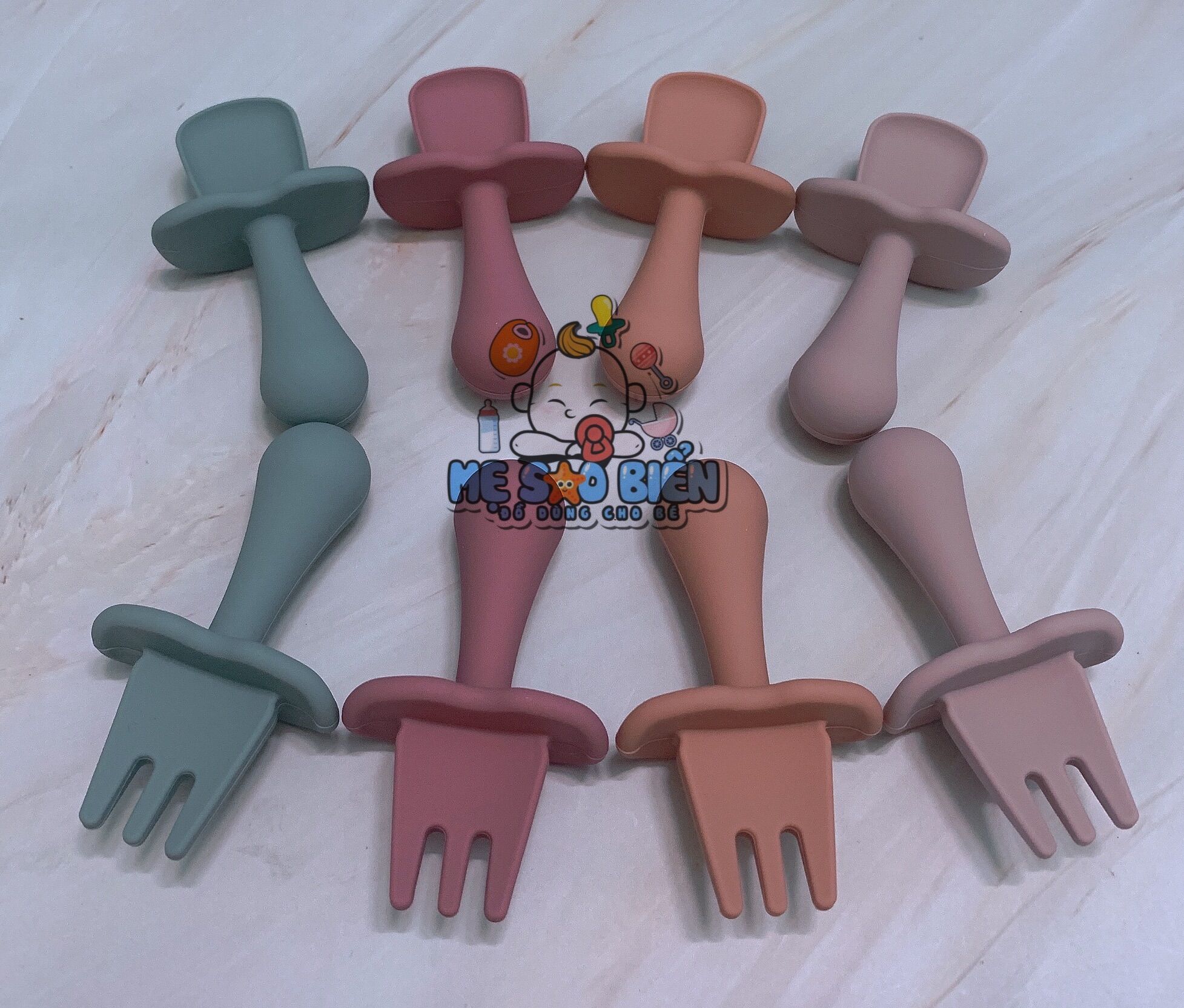 Set thìa nĩa silicon chống hóc cho bé