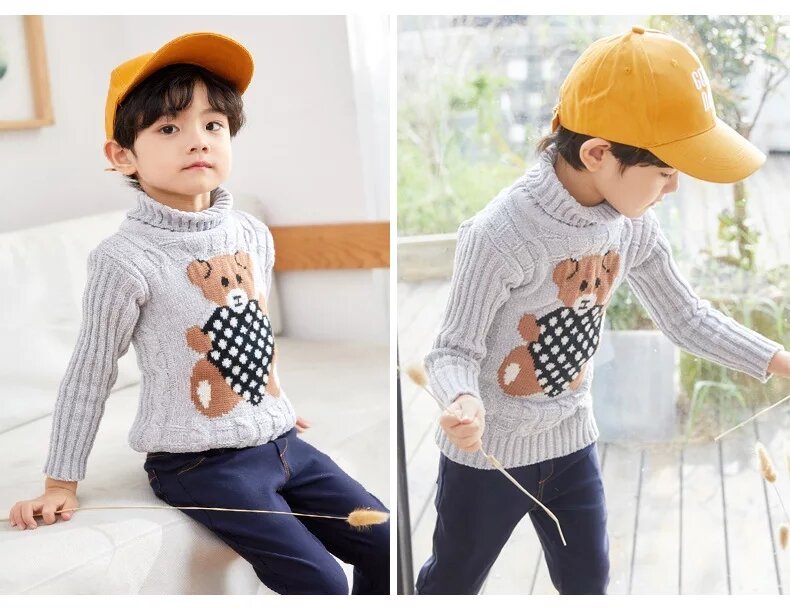 Áo len vặn thừng cao cổ siêu ấm hình gấu cho bé
