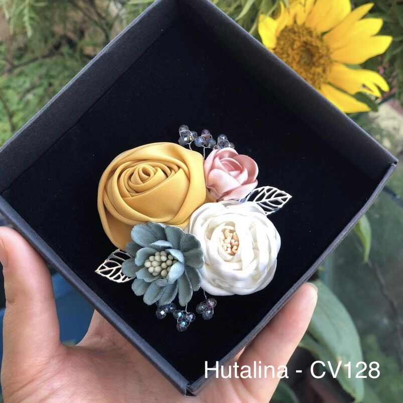 Hoa Cài Áo Handmade CV128 - HUTALINA