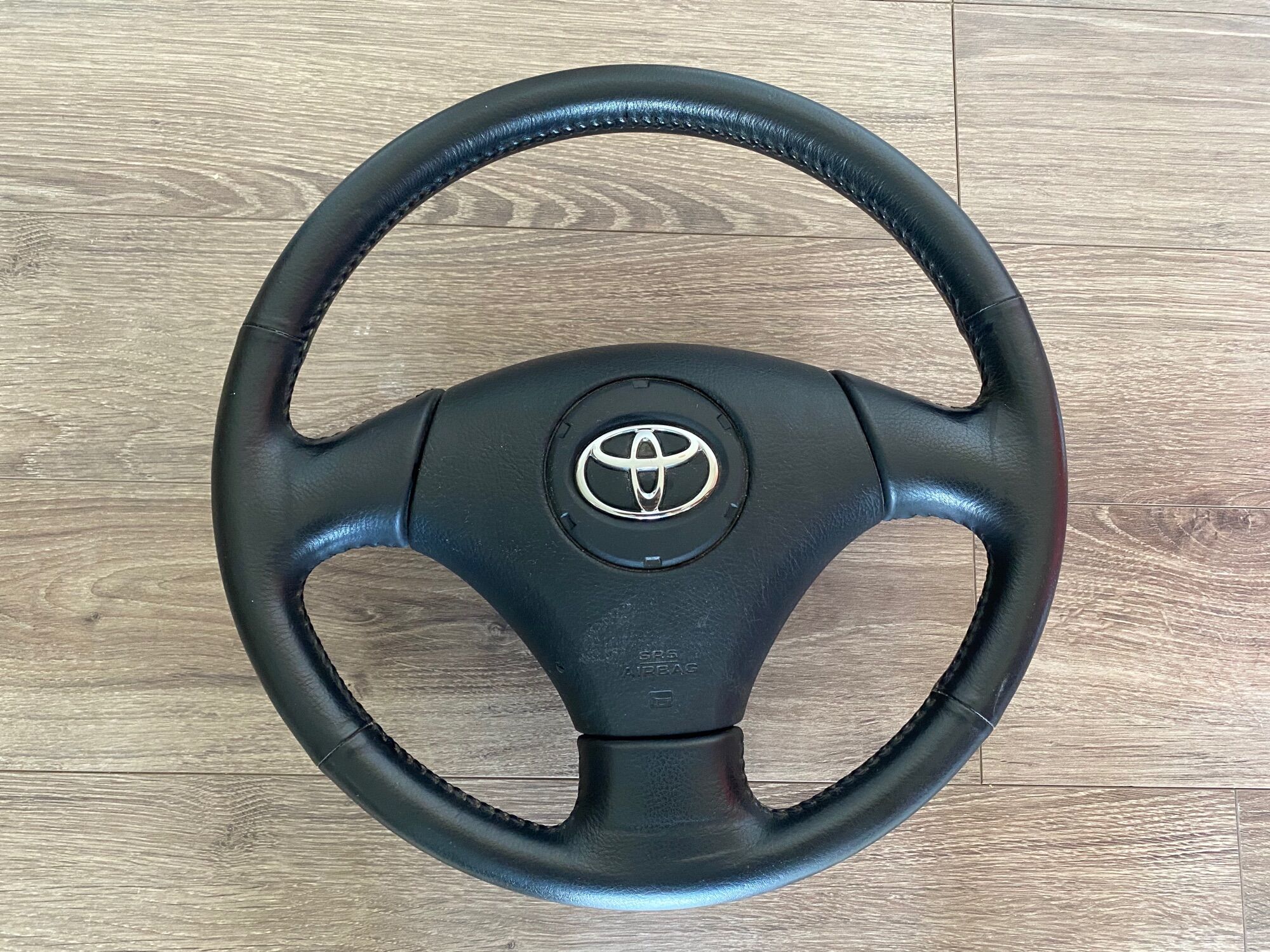 Vô lăng Toyota 3 chấu chính hãnh