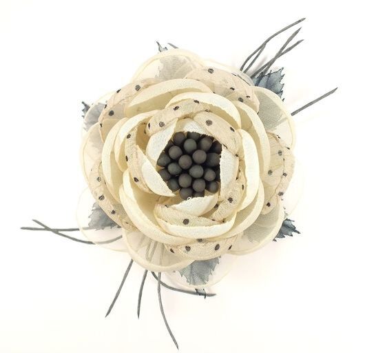 Hoa cài áo handmade bông hồng chấm bi