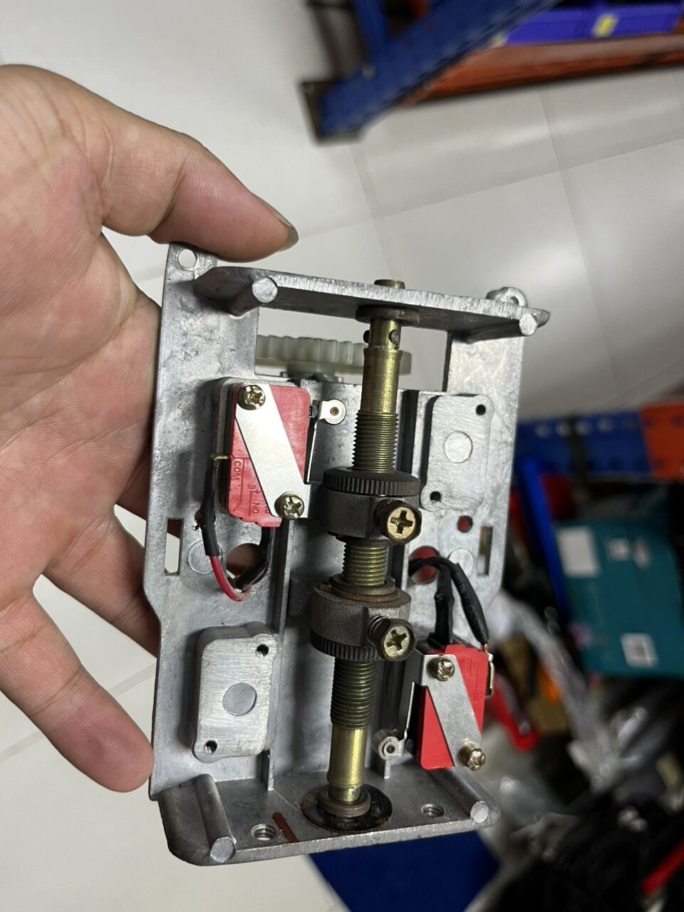 Công tắc hành trình cho Motor Cửa cuốn