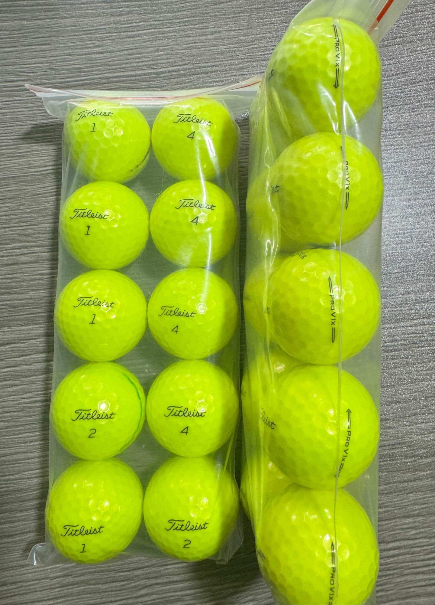 Bóng Golf Titleist ProV1-V1x màu vàng Yellow độ mới 90%