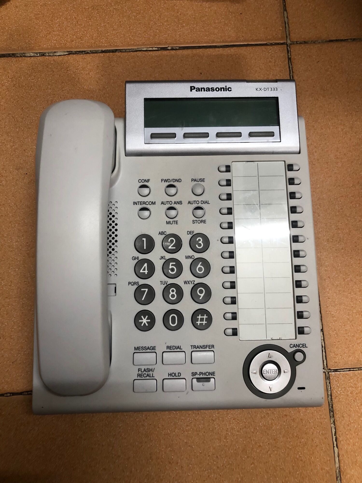 Máy điện thoại ,bàn lập trình panasonic kx-dt333 /543