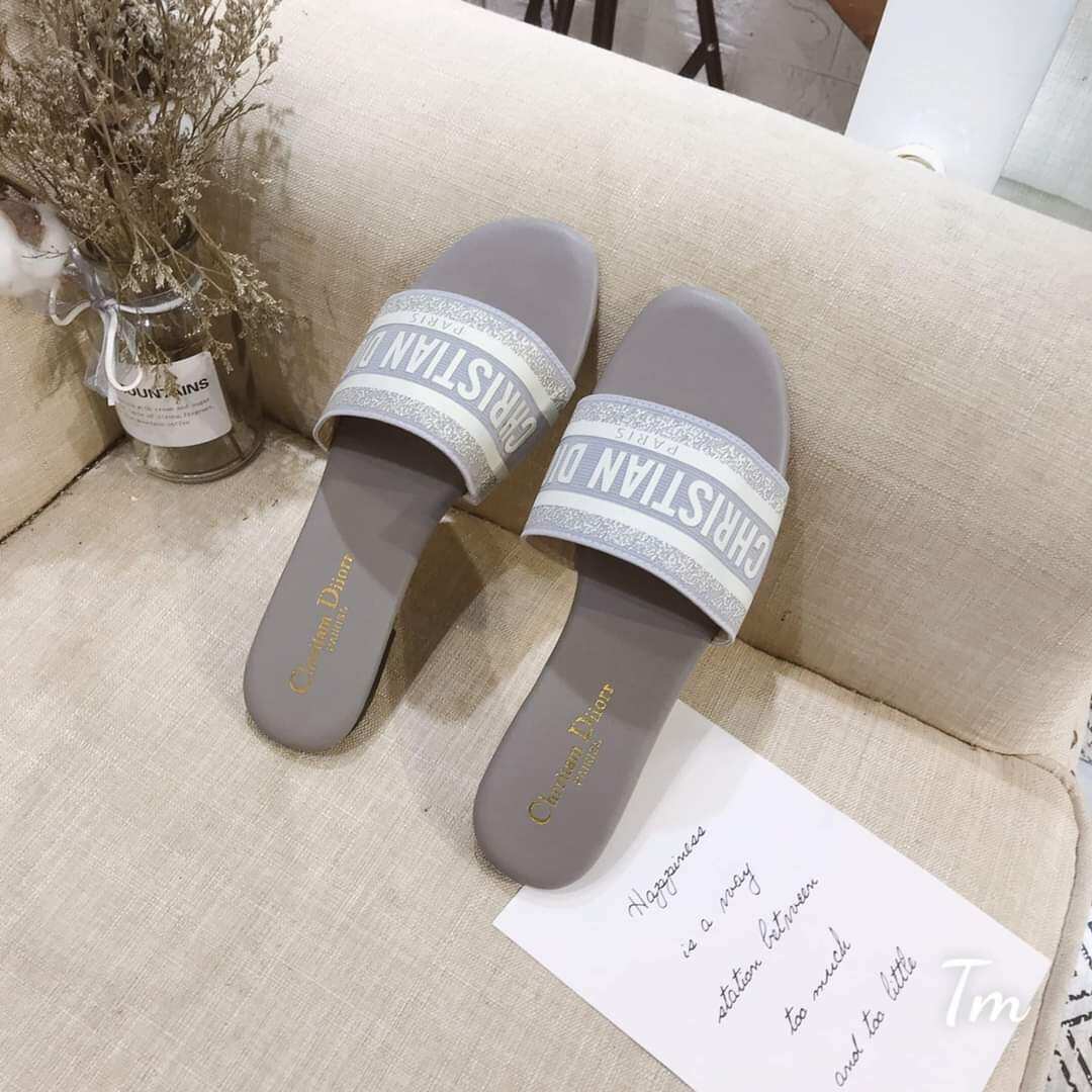 Dép thổ cẩm dior