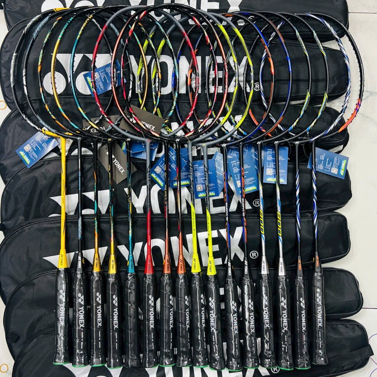 vợt cầu lông Yonex astrox 100zz khung cacbon cao cấp